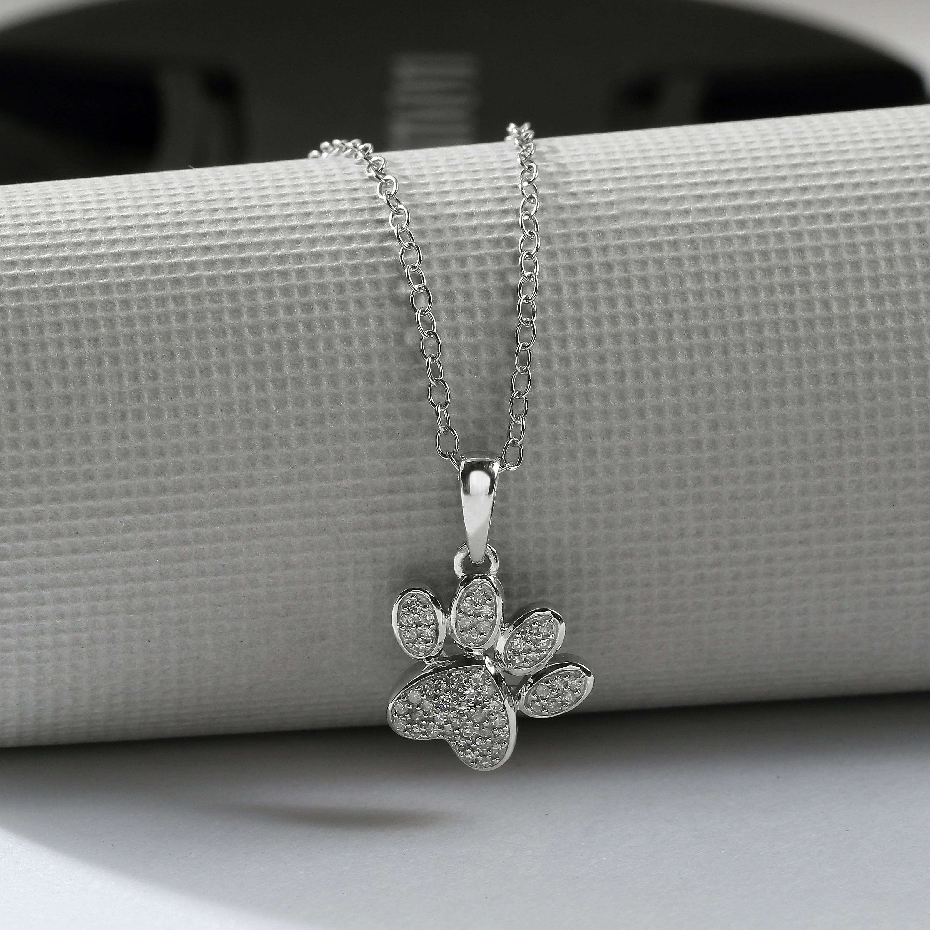 De Couer Igi Certified 10K White Gold 1 8Ct Tdw Dog Paw Print Necklace