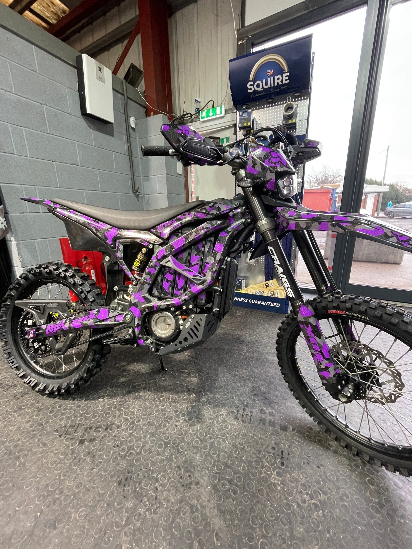 ULTRA BEE FOX RACING FULL COVERAGE GRAPHICS KIT