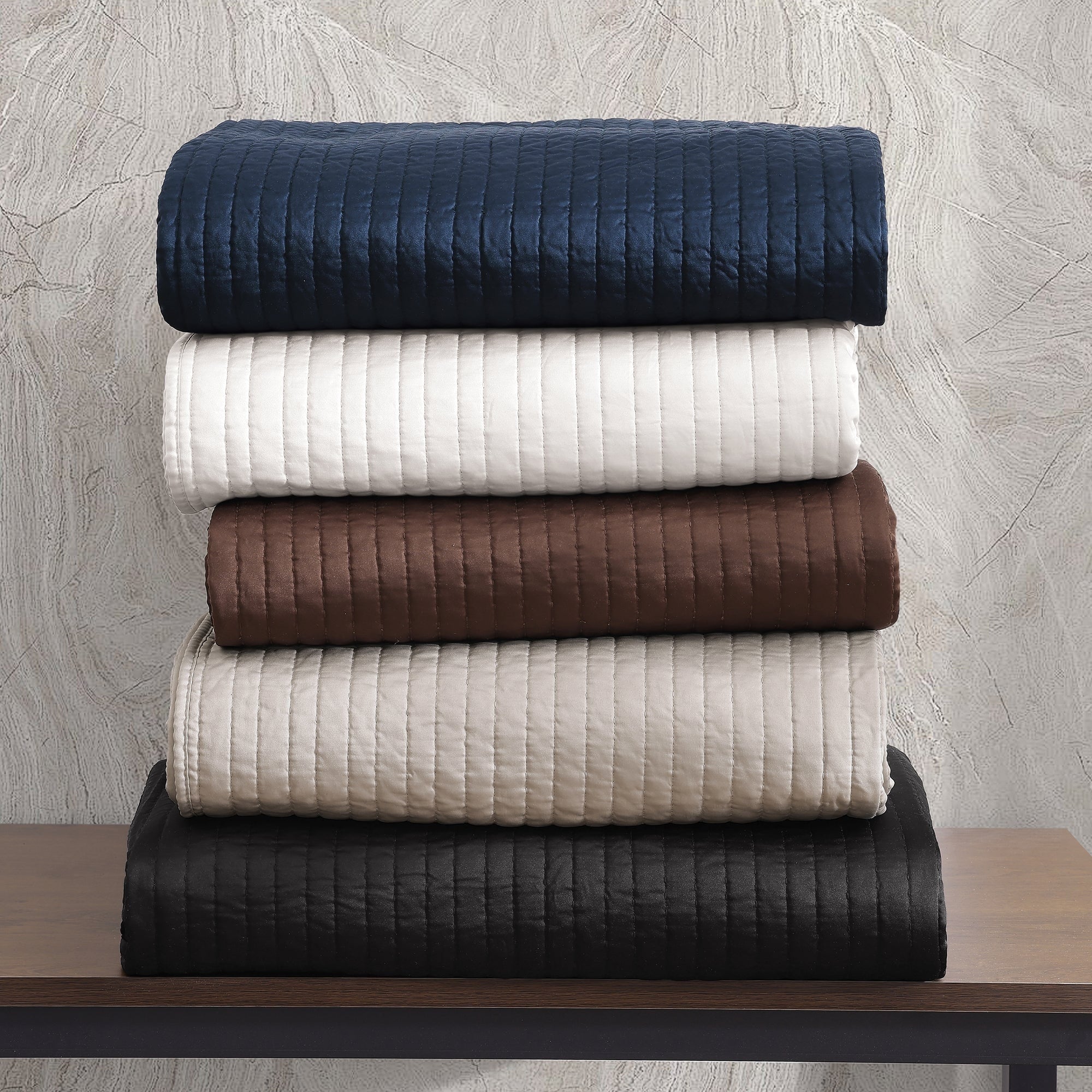 Channel Satin Quilt King Chocolate