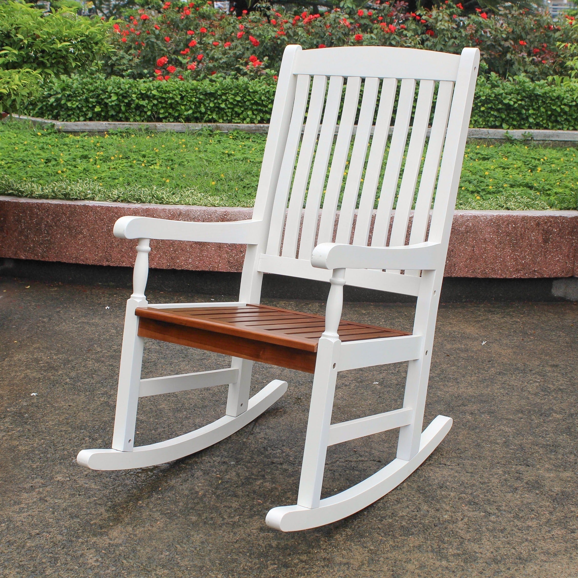 International Caravan Highland Traditional Rocking Chair