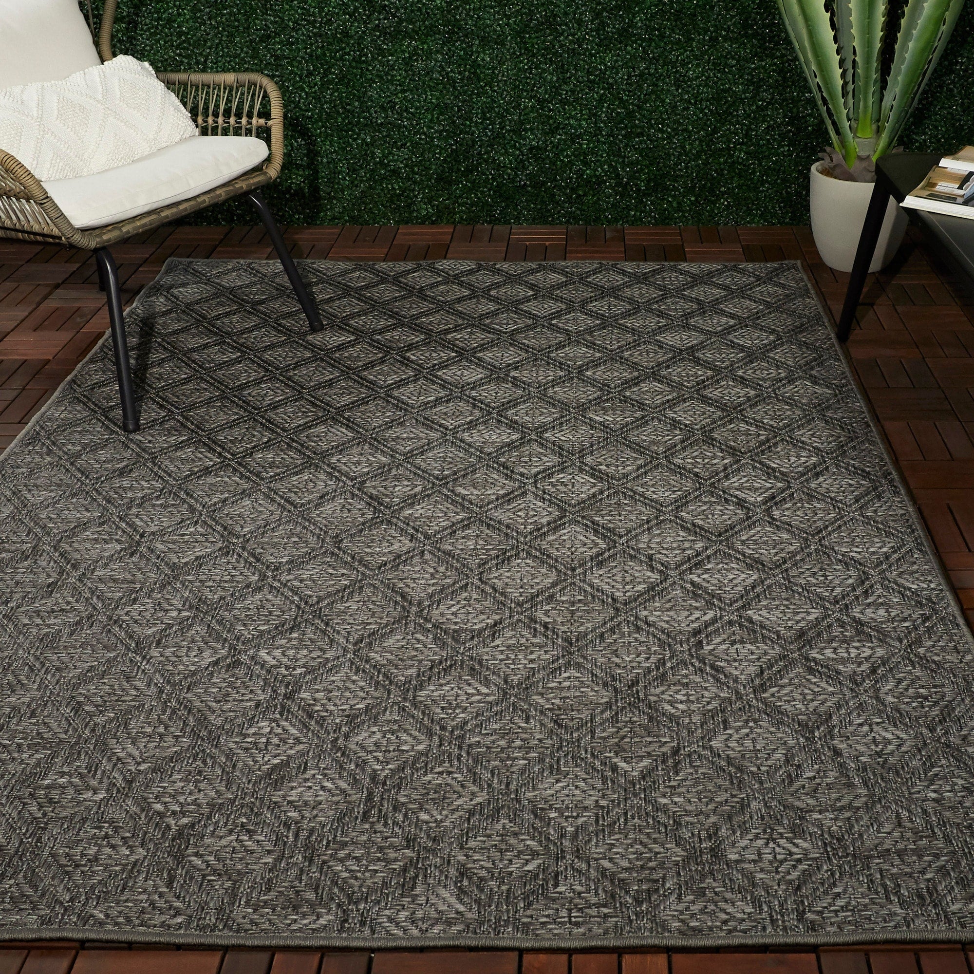 Irving Geometric Flatweave Indoor Outdoor Area Rug