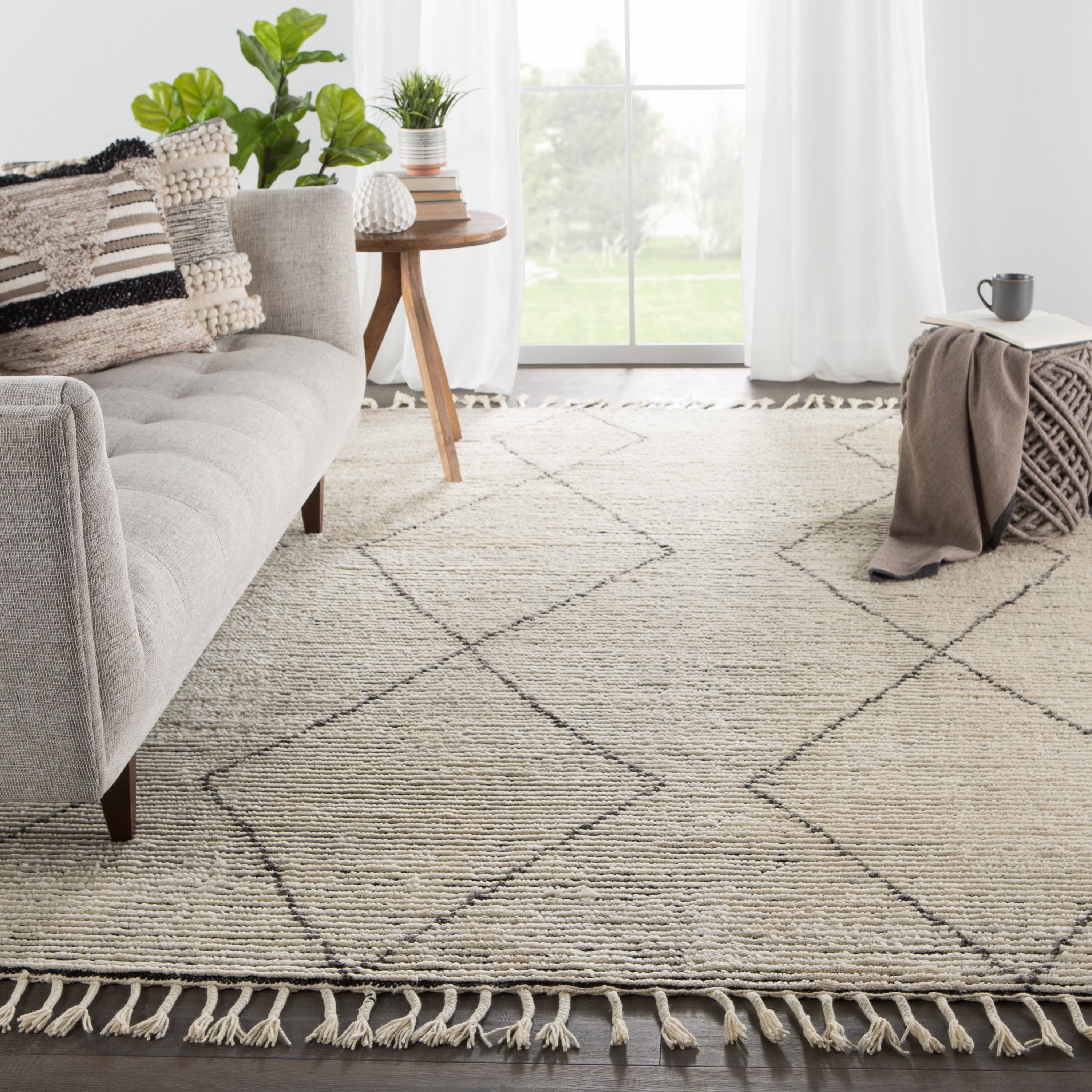 Carson Carrington Tarsele Hand Knotted Trellis Cream Black Area Rug