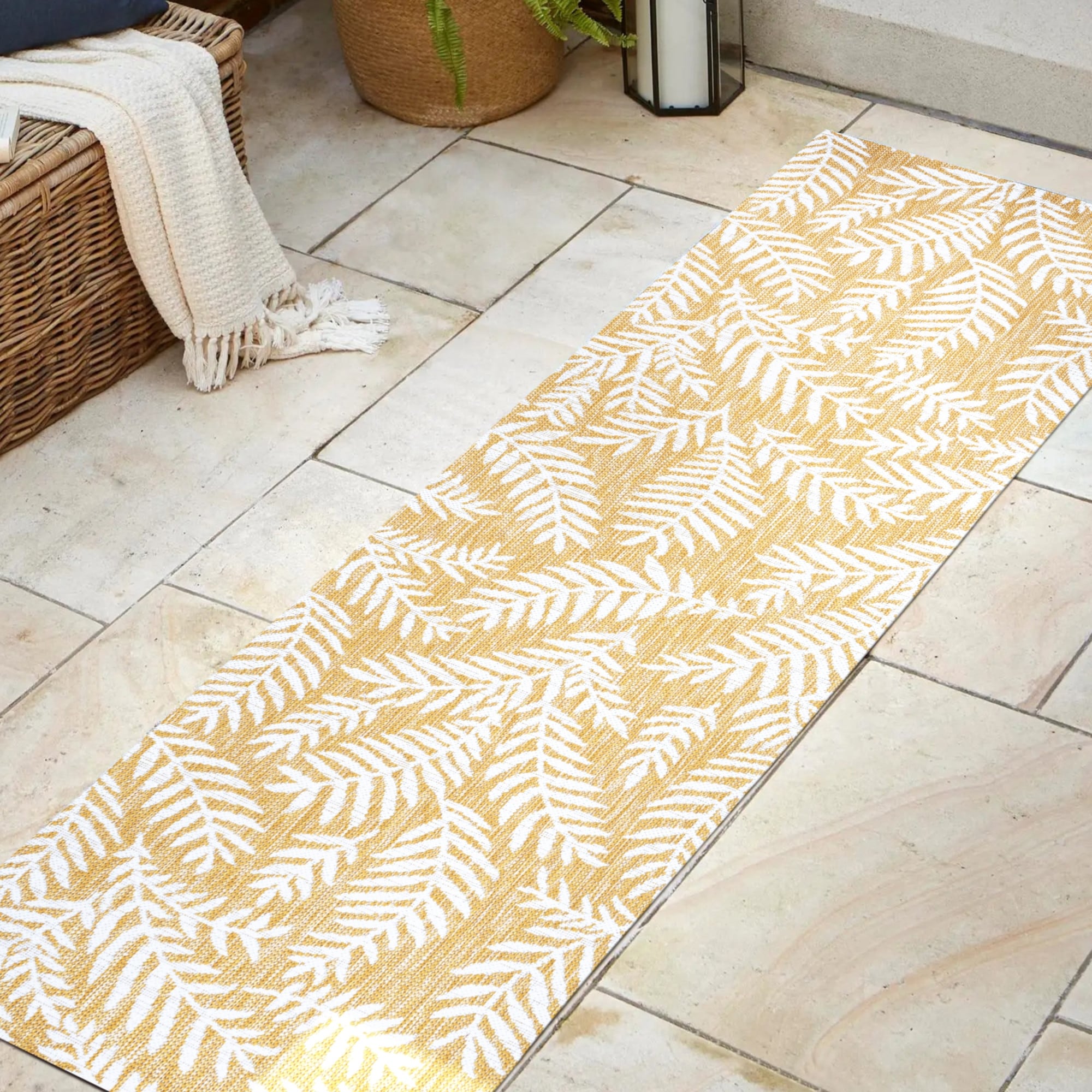 Jonathan Y Lighting Smb119 210 Santa Monica 2 1 4 X 10 Polypropylene