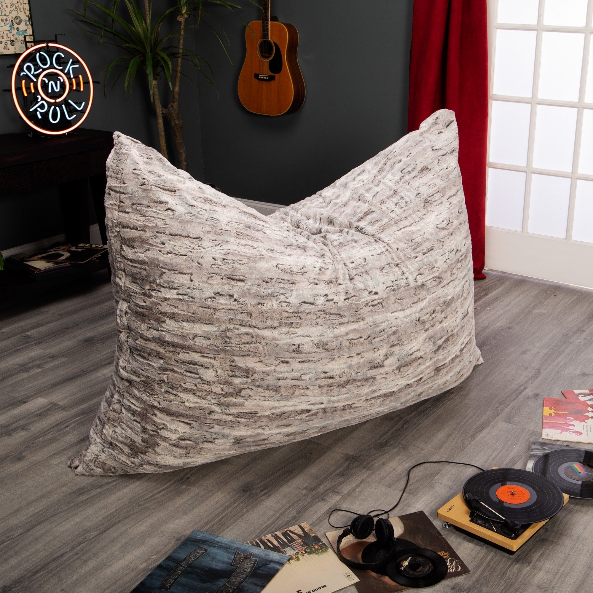 Jaxx Faux Fur 5.5 Bean Bag Lounger