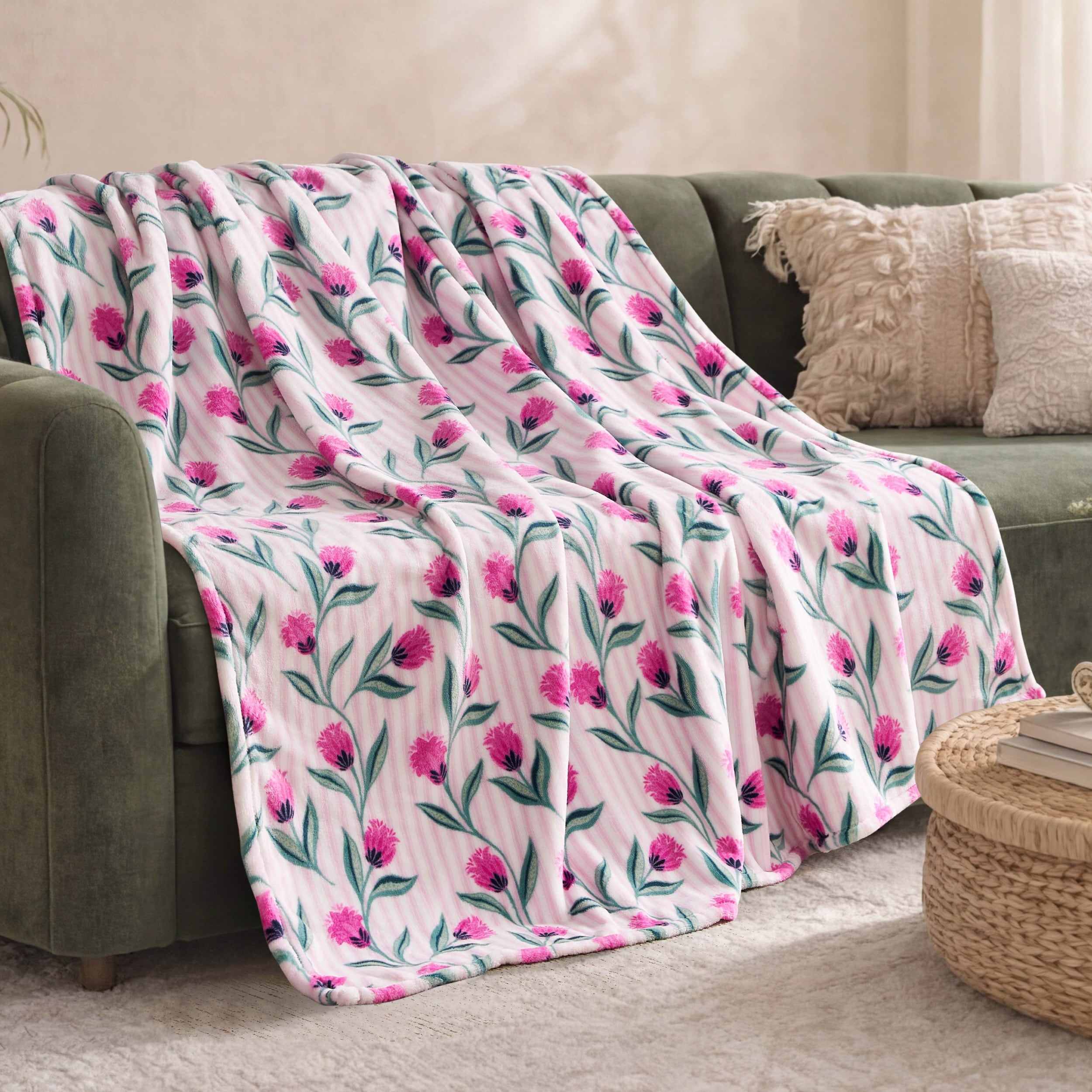 Jessica Simpson 60 X90 Plush Throw Blankets