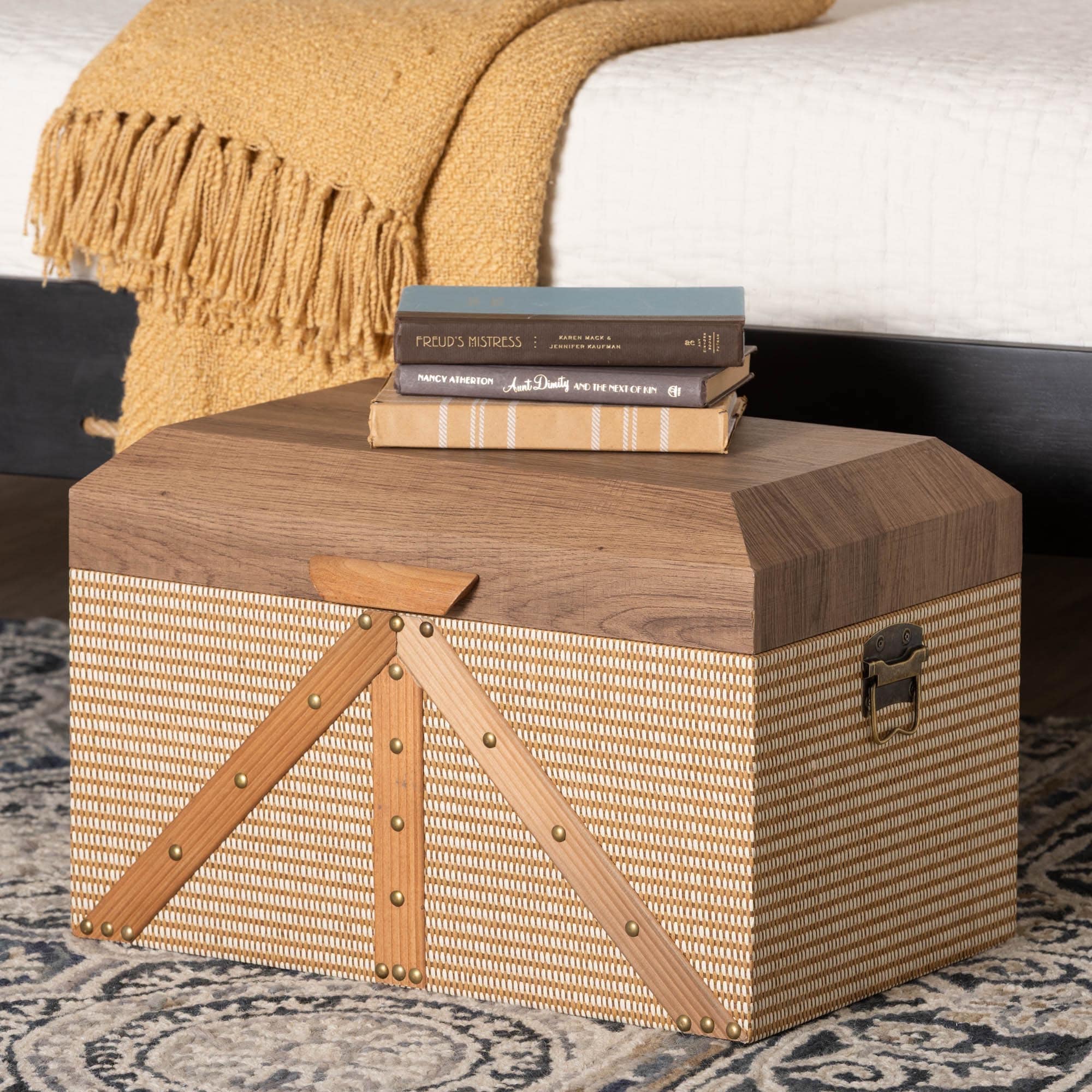 Kande Storage Trunk Decorative Storage Chest With Hinged Top And Woven Exterior For Living Room Or Bedroom