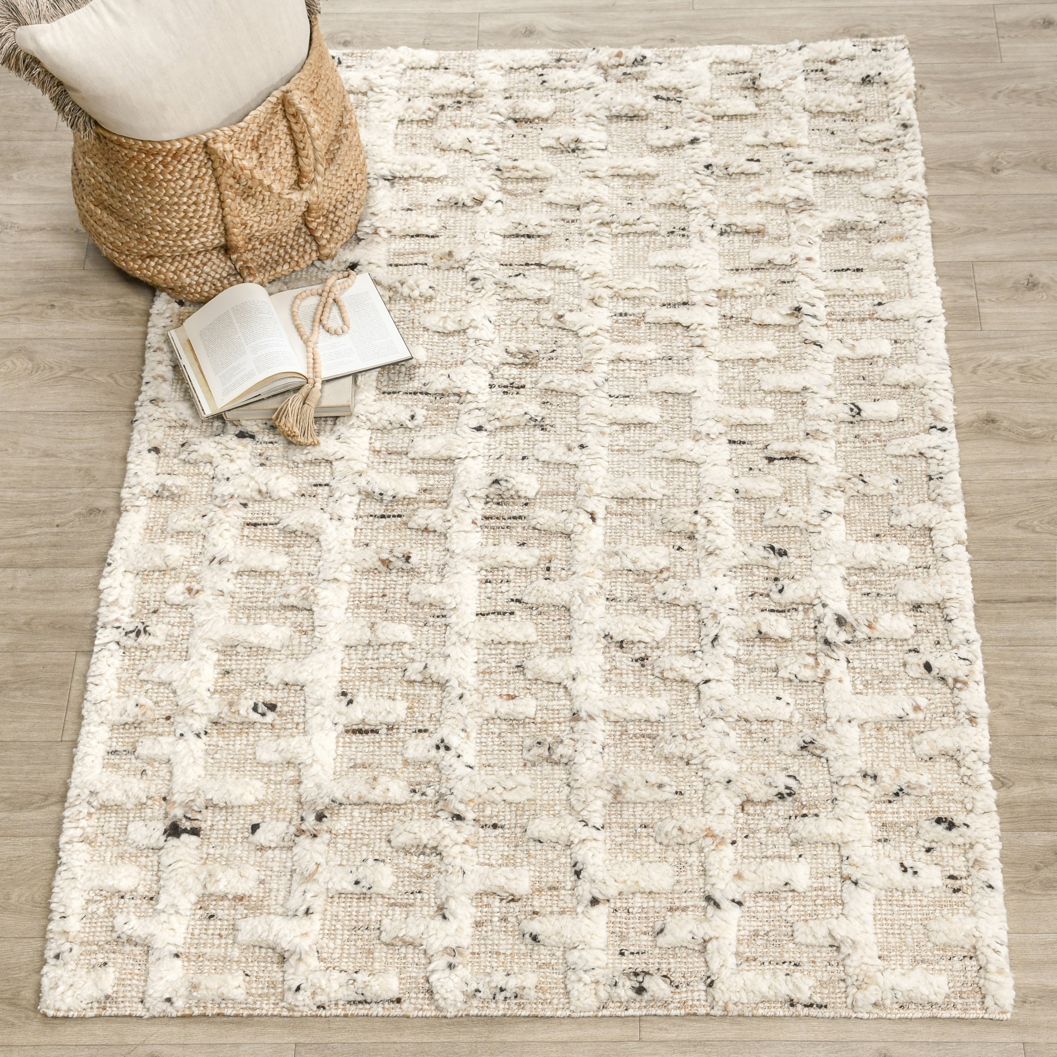 Kapala Handwoven Jute Blend Accent Rug