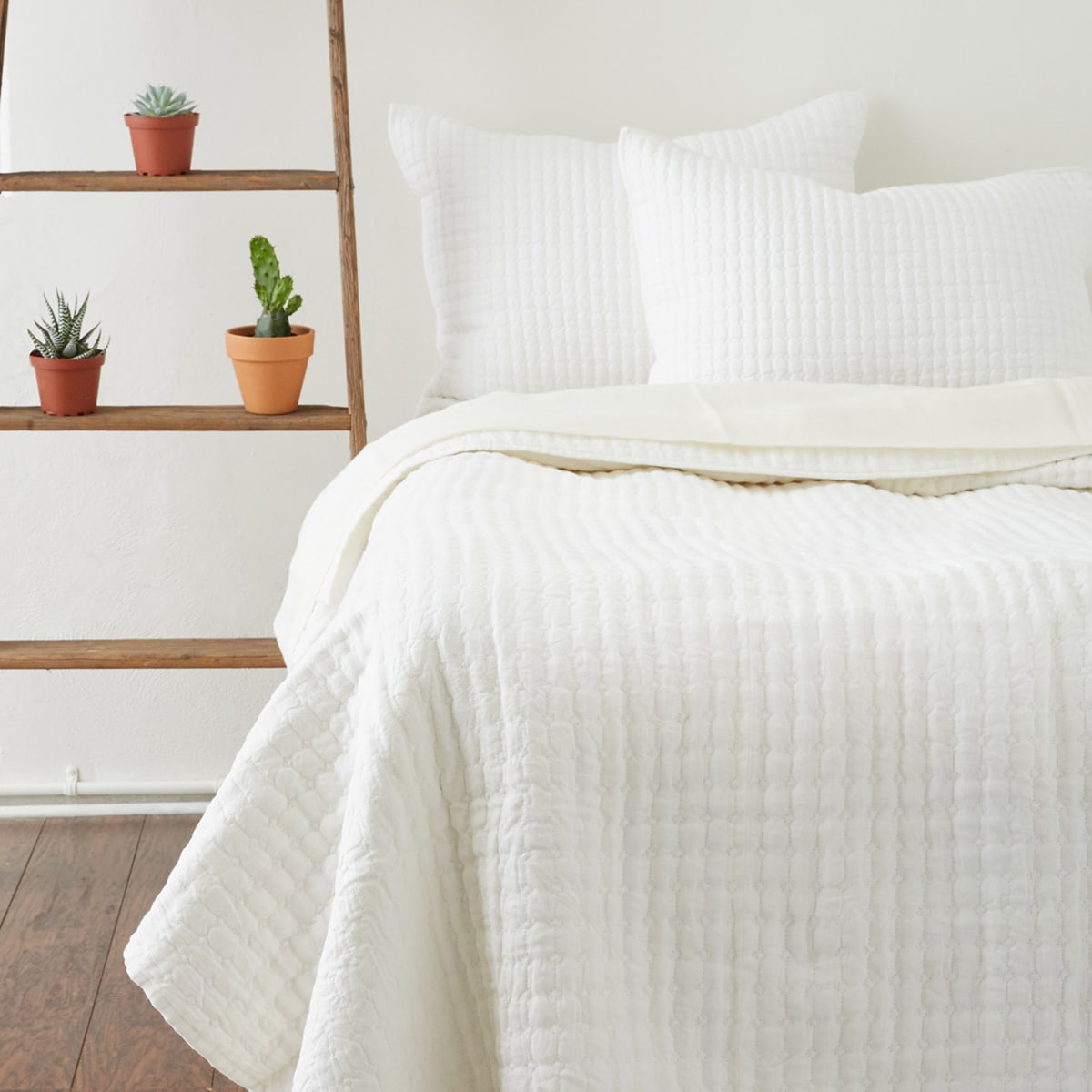 Karina Linen Quilt