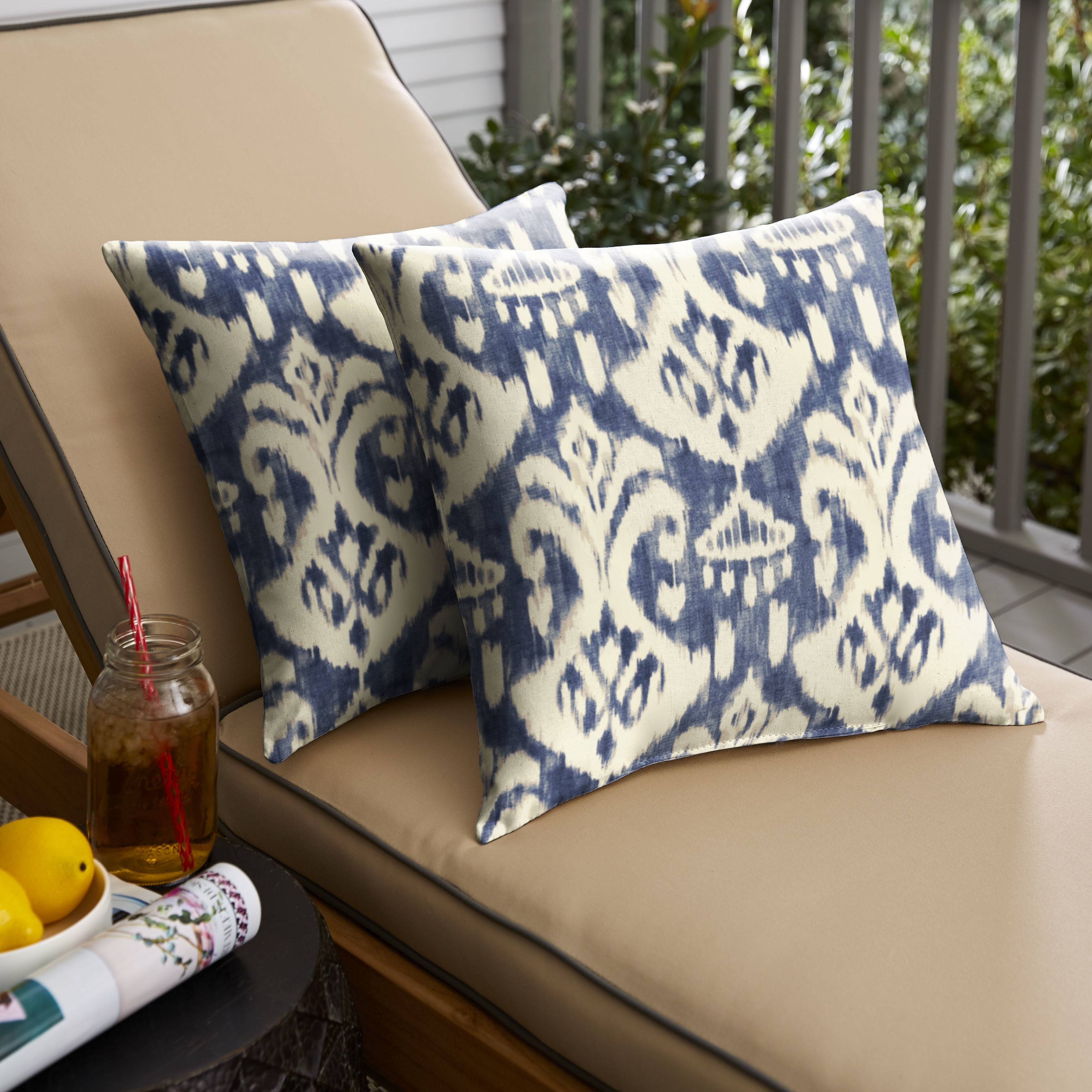 Havenside Home Marineland Indigo Cream Indoor Outdoor Knife Edge Pillow Set