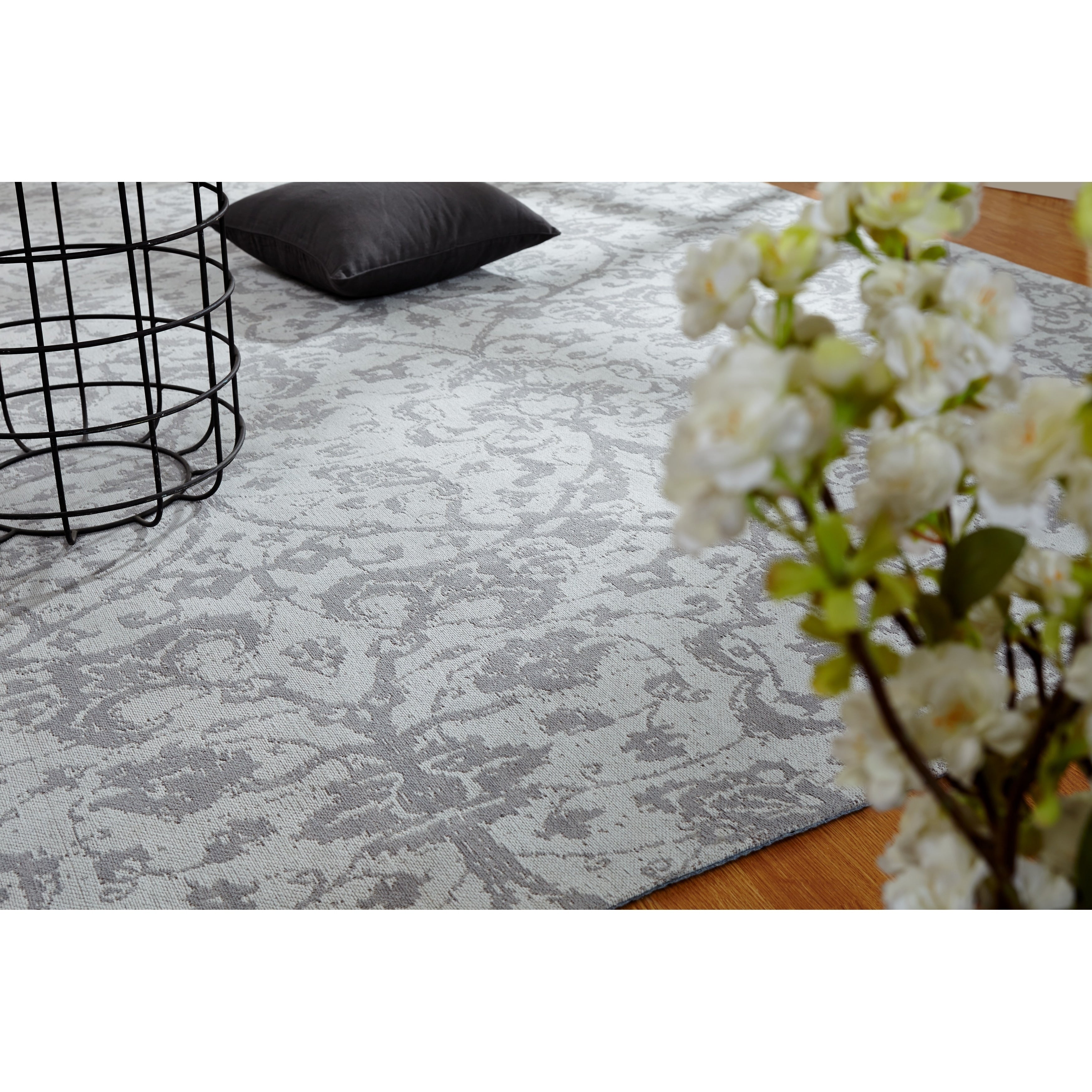 Jardin Hazy Platinum Cotton Chenille Handmade Area Rug 86 X 116 86 X 116