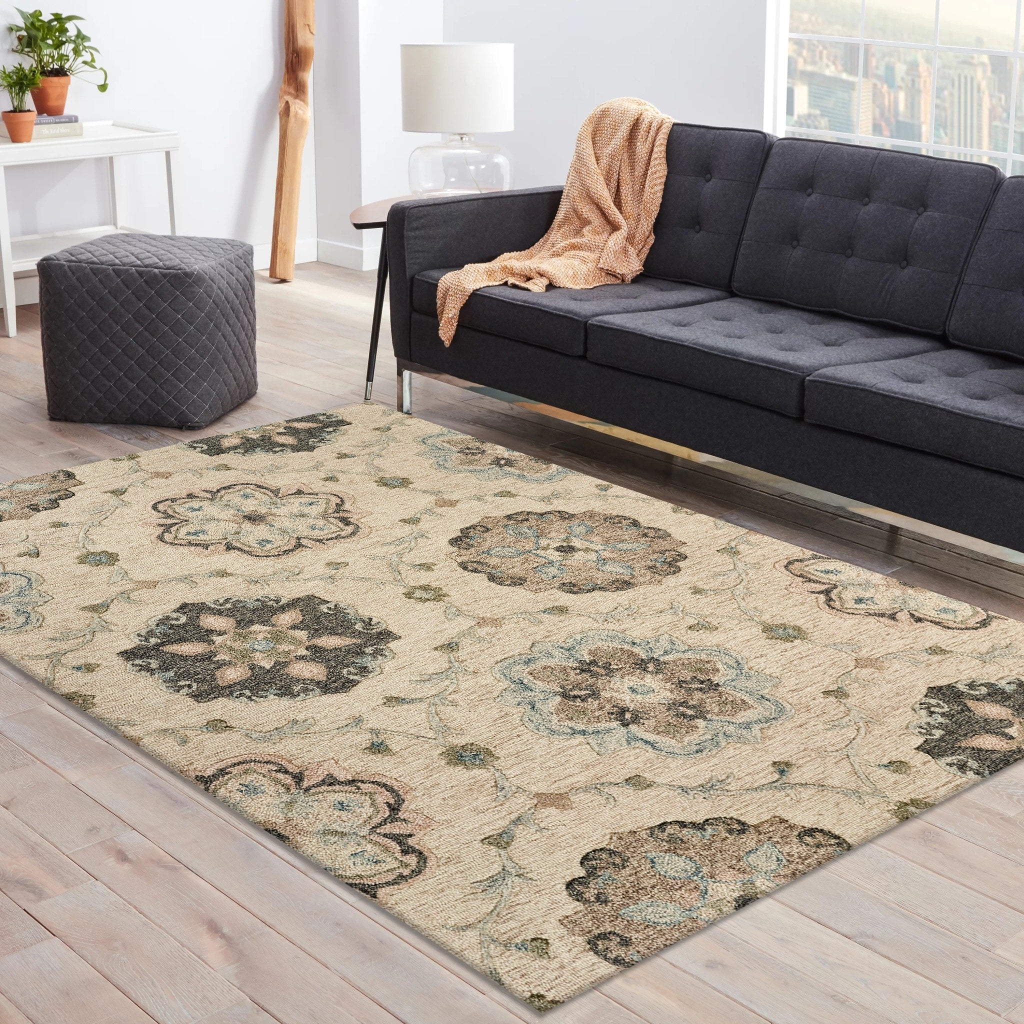 Delicate Ivory And Light Blue Traditional Floral Area Rug 70 X 90 70 X 90