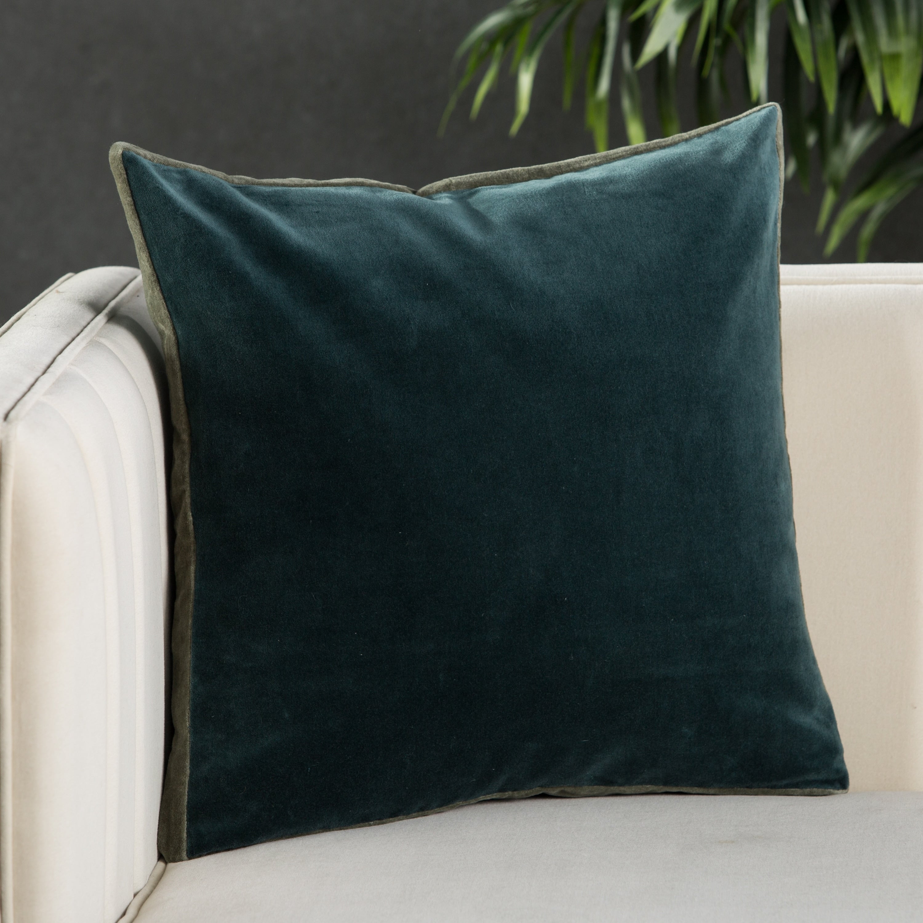 Carson Carrington Odelas 18 Inch Solid Throw Pillow