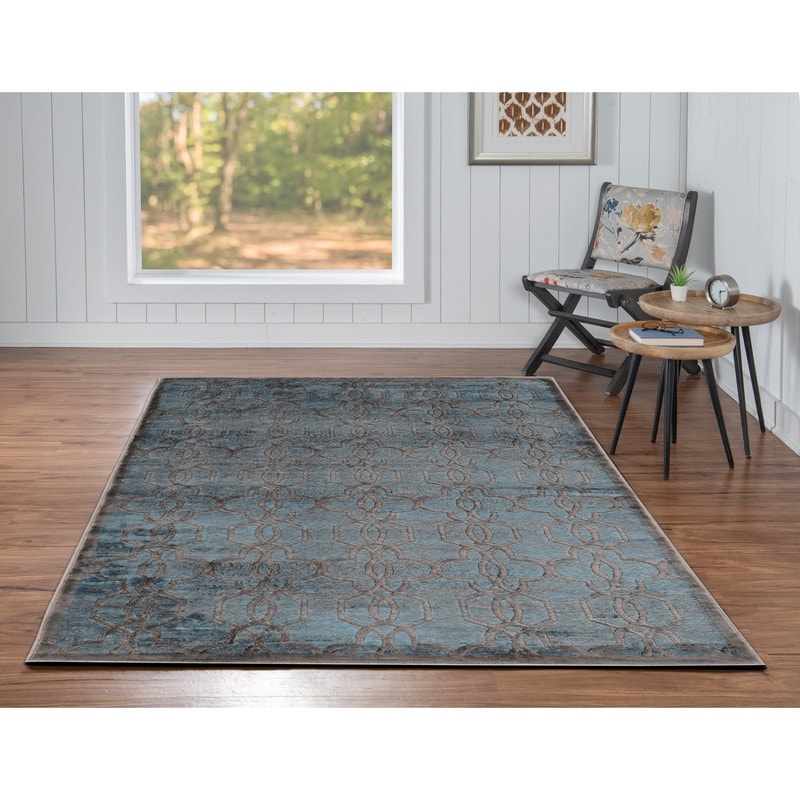 Linon Platinum Collection Iron Gate Beige Cream Quatrefoil Modified Polyester Area Rug 2 X 3 2 X 3