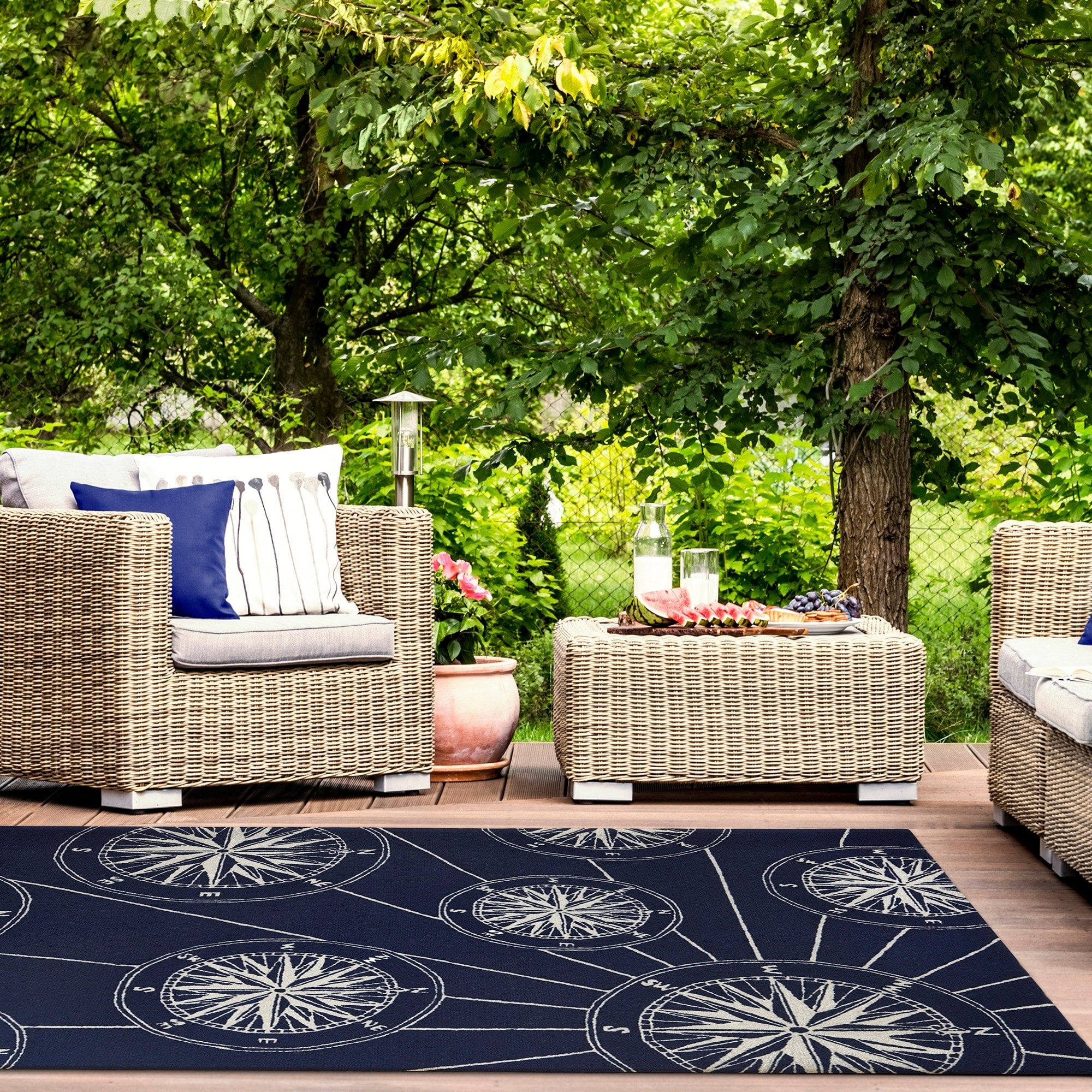 Liora Manne Frontporch Compass Indoor Outdoor Rug Navy 42 X66