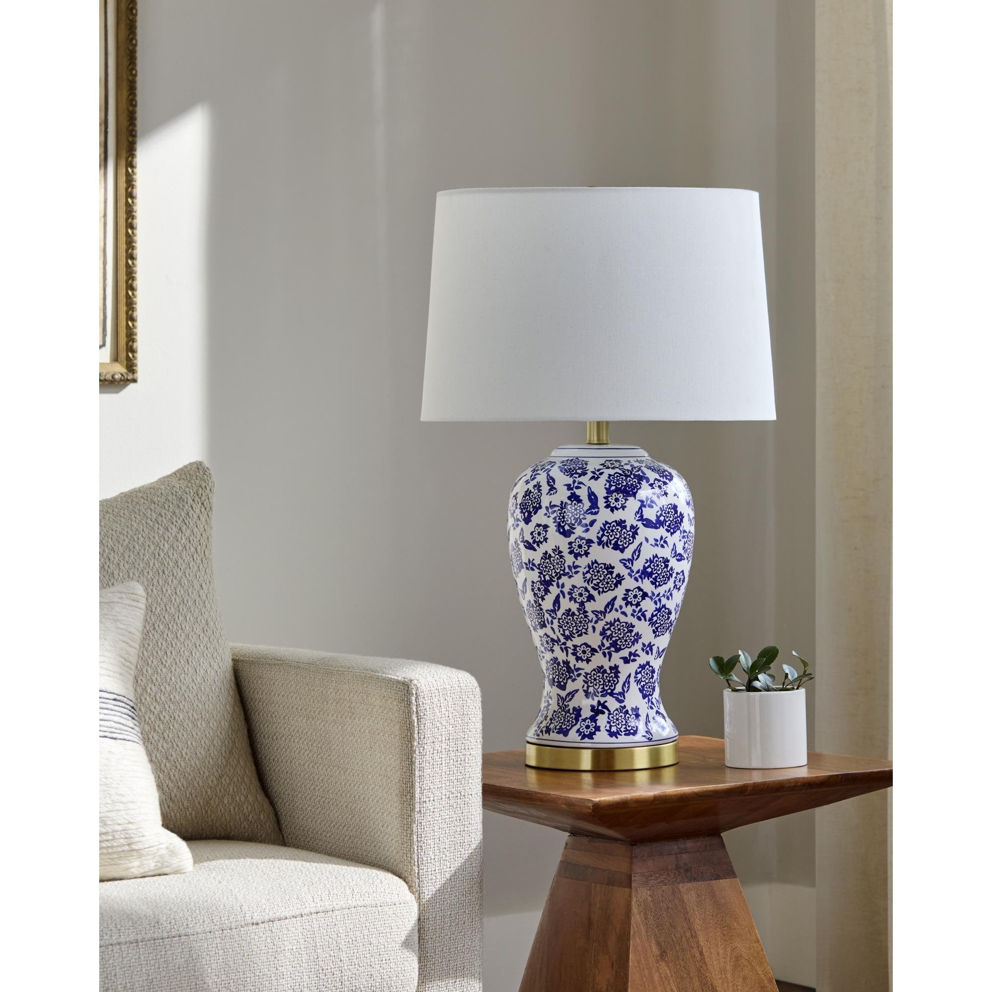 Livabliss Florezia Traditional Accent Table Lamp 26 H X 16 W X 16 D