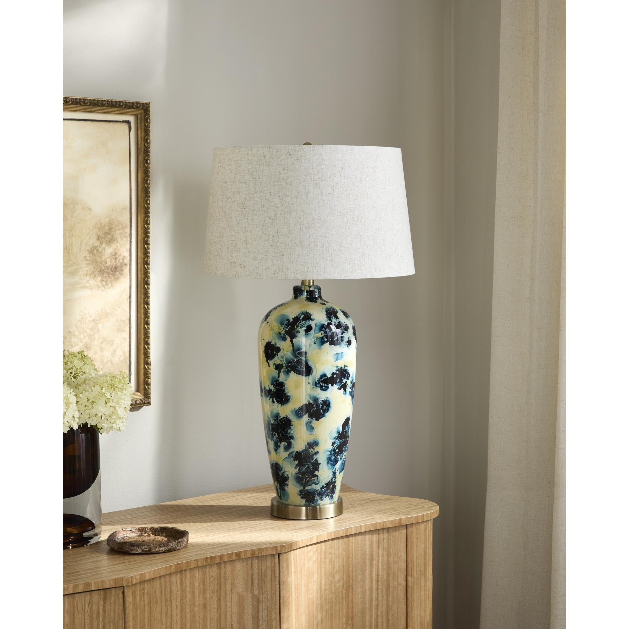 Livabliss Snicarte Traditional Accent Table Lamp 32 H X 17 W X 17 D