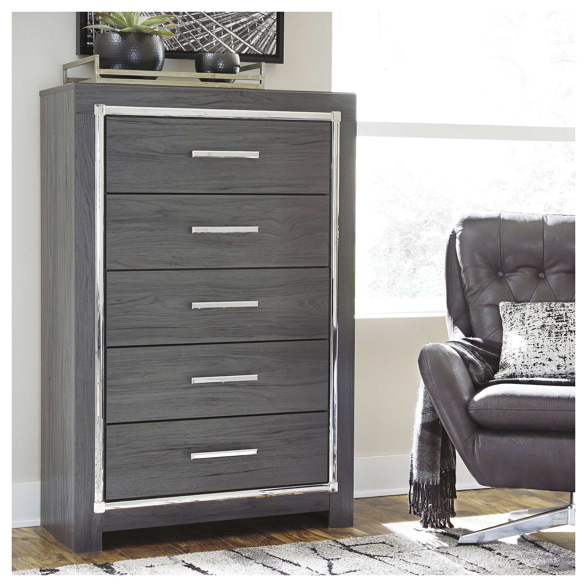 Signature Design By Ashley Lodanna Grey 5 Drawer Chest