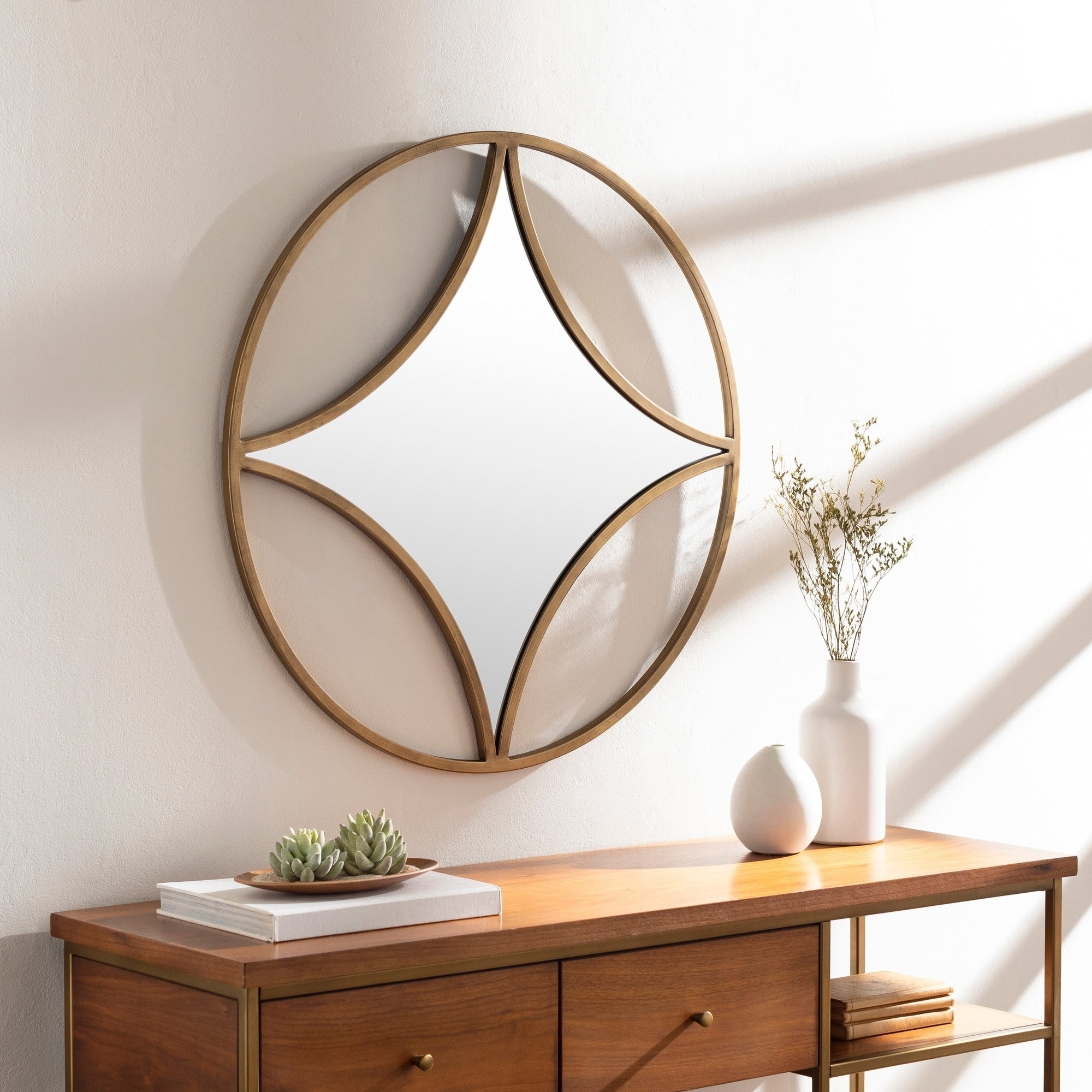 Lorena Golden Circle Diamond 30 Inch Mirror 30 X 30