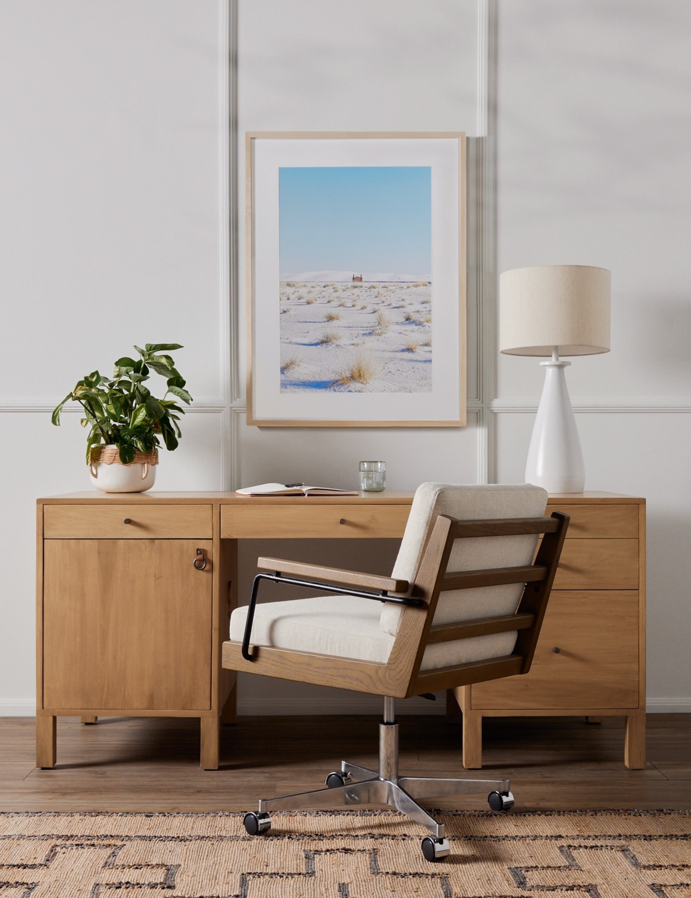 Maeve Desk