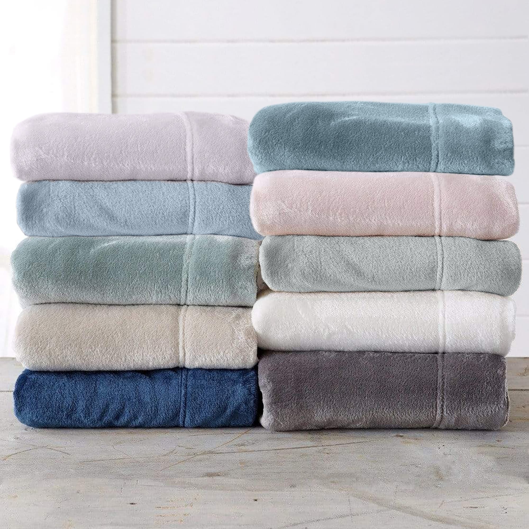 Great Bay Home Extra Soft Cozy Velvet Plush Solid Sheet Set