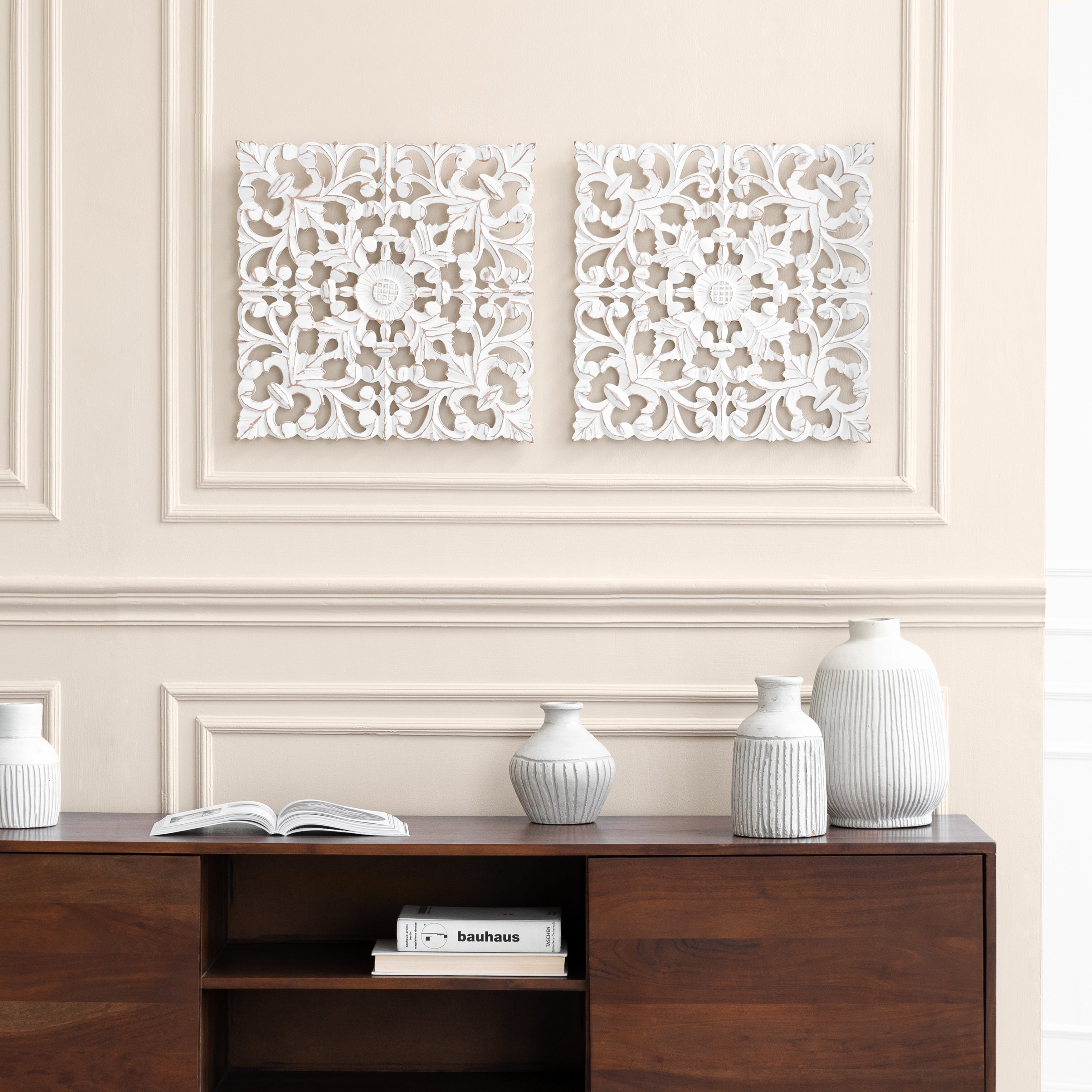 Bianci White Wall Medallion 16 2 Pack
