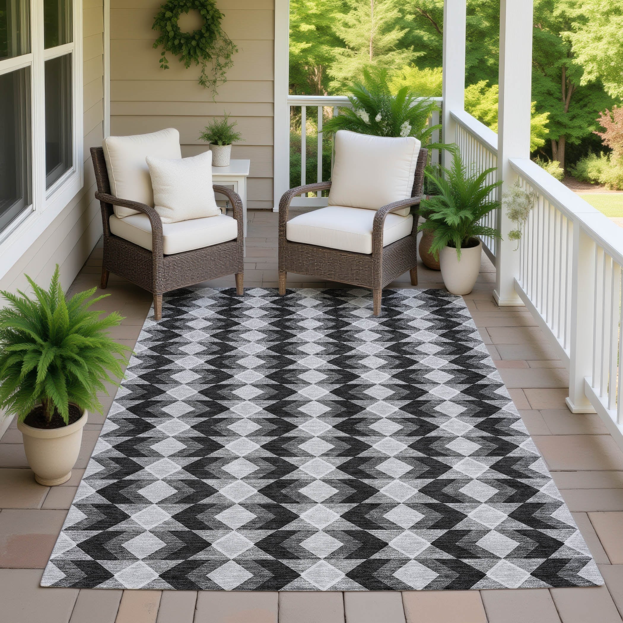 Machine Washable Indoor Outdoor Casual Seibert Chantille Rug