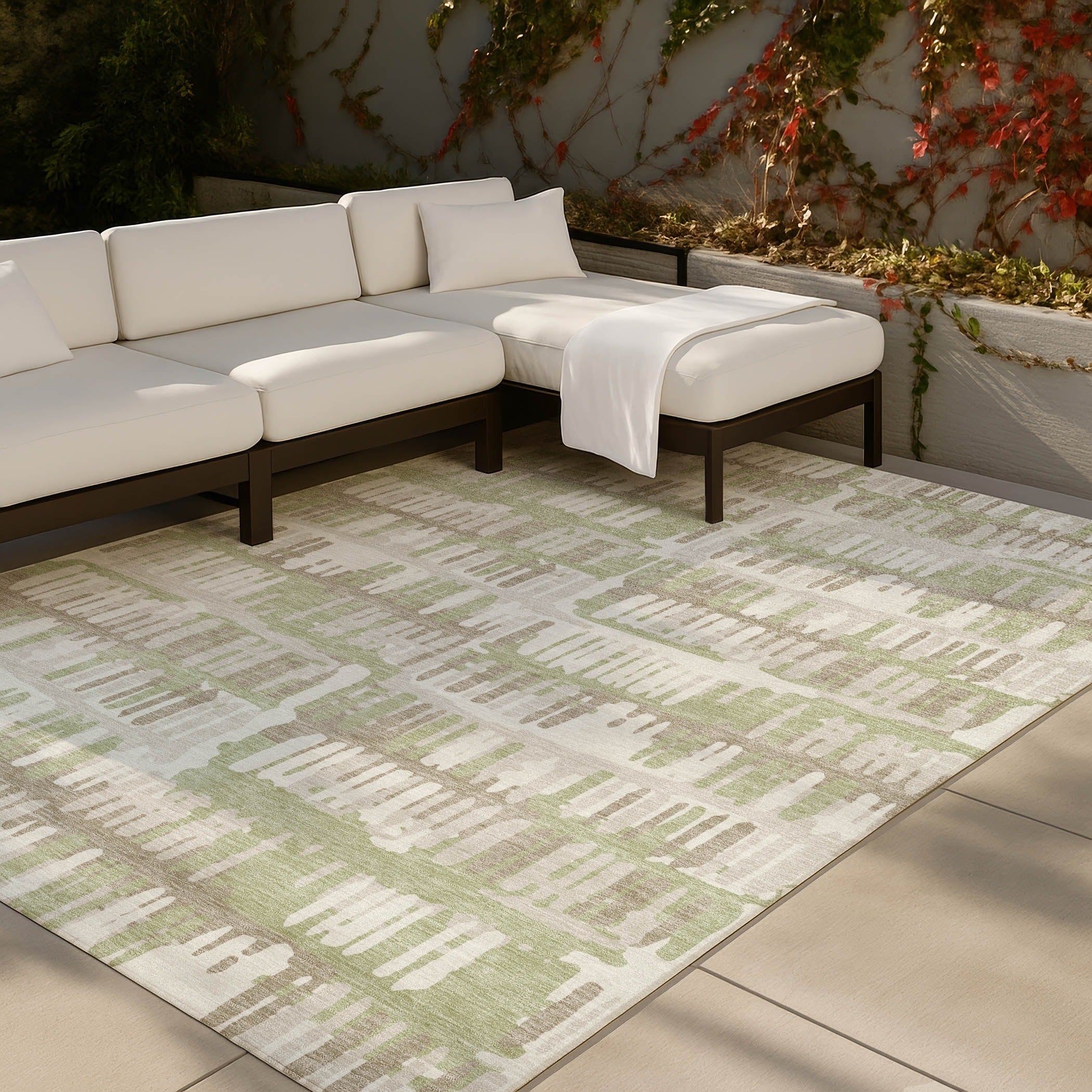 Machine Washable Indoor Outdoor Contemporary Minturn Chantille Rug