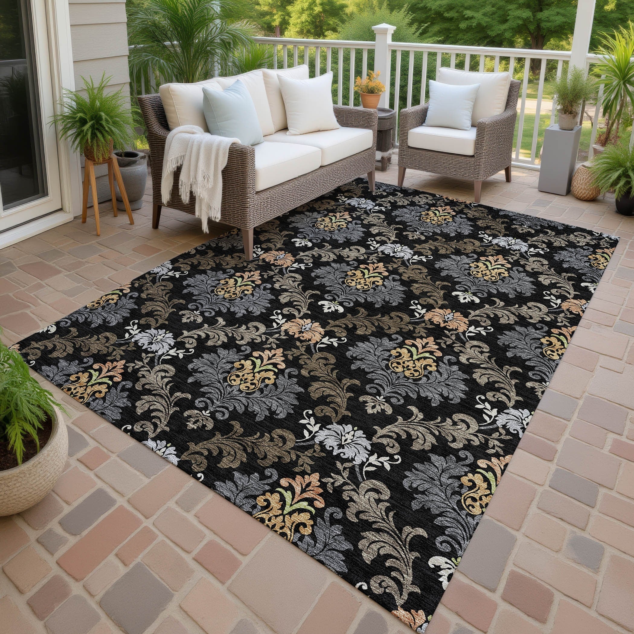 Machine Washable Indoor Outdoor Damask Patna Chantille Rug