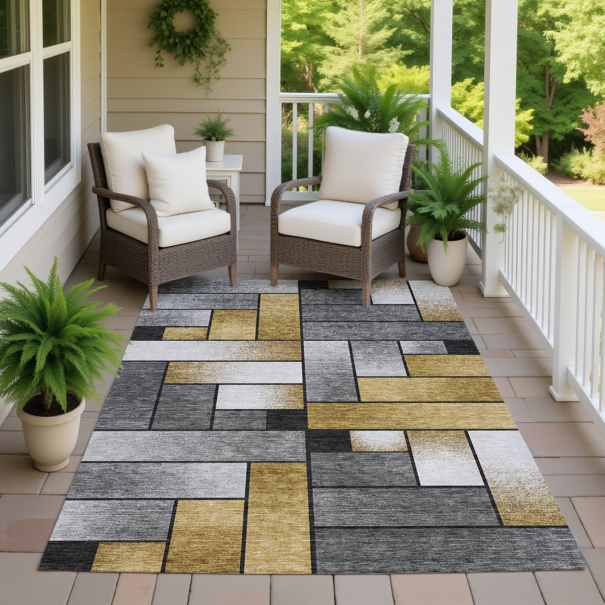 Machine Washable Indoor Outdoor Geo Kingman Chantille Rug