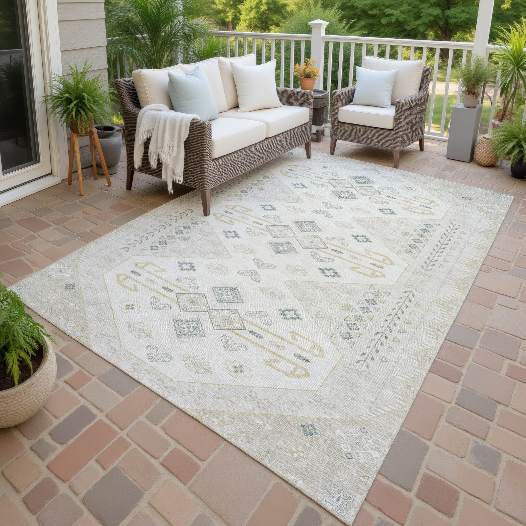 Machine Washable Indoor Outdoor Global Hiawatha Chantille Rug