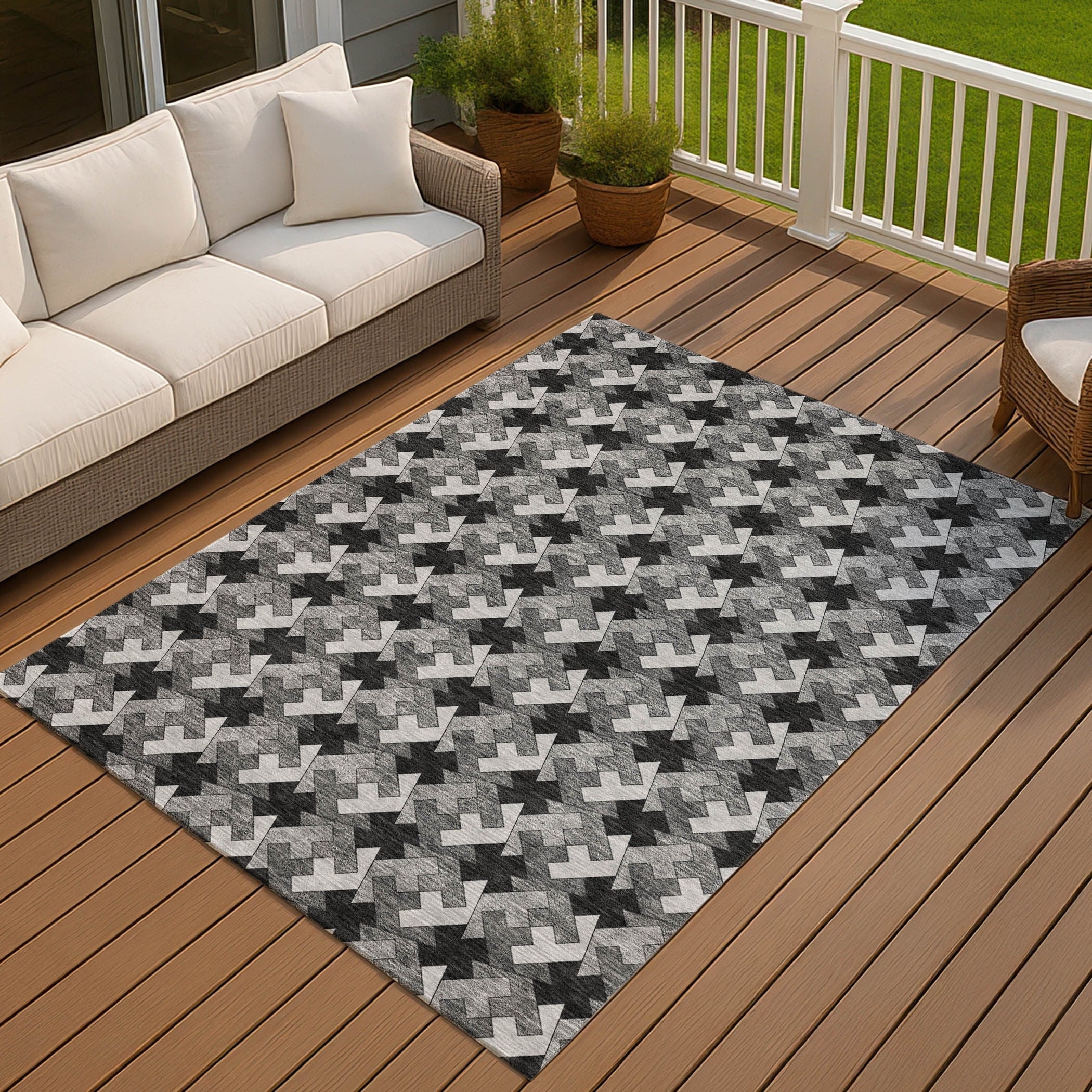 Machine Washable Indoor Outdoor Modern Becker Chantille Rug