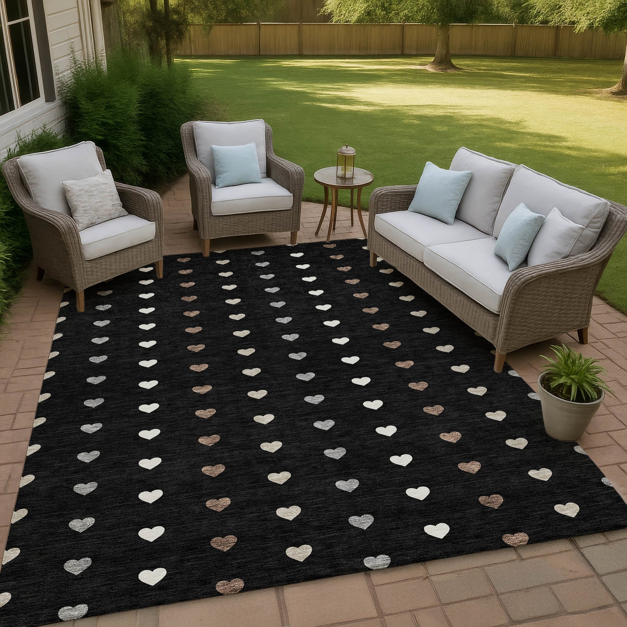 Machine Washable Indoor Outdoor Modern Hearts Chantille Rug