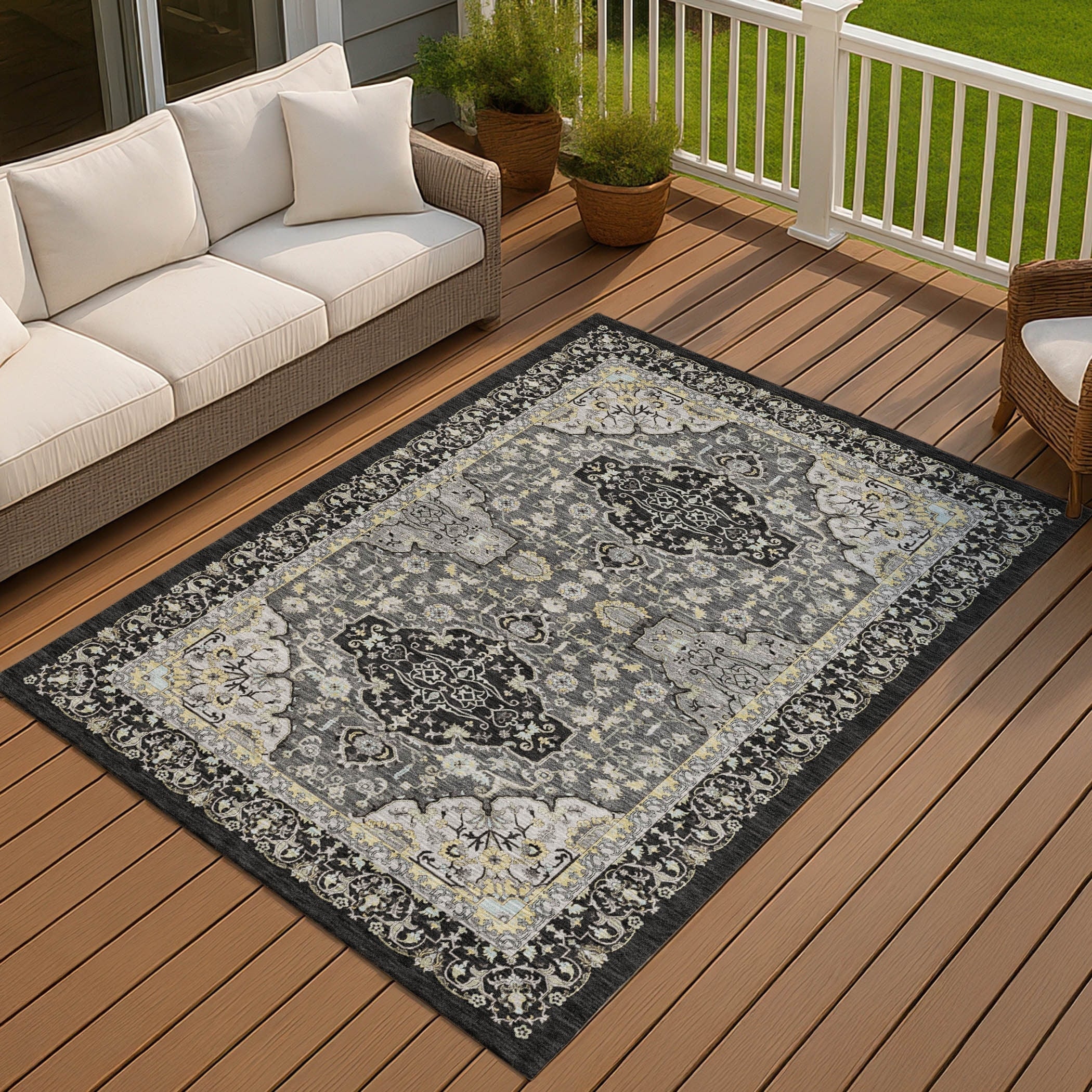 Machine Washable Indoor Outdoor Traditional Luverne Chantille Rug