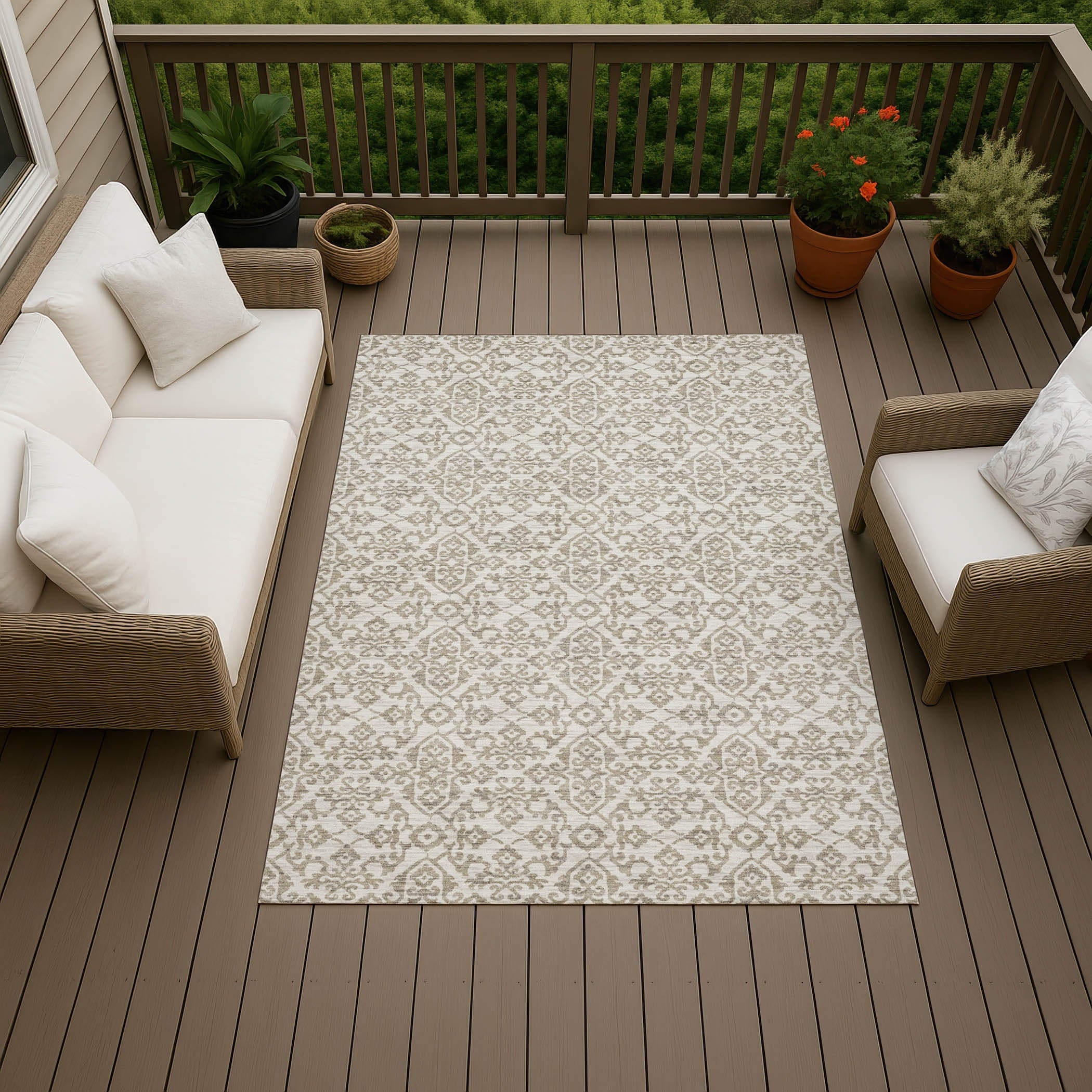 Machine Washable Indoor Outdoor Traditional Malachi Chantille Rug