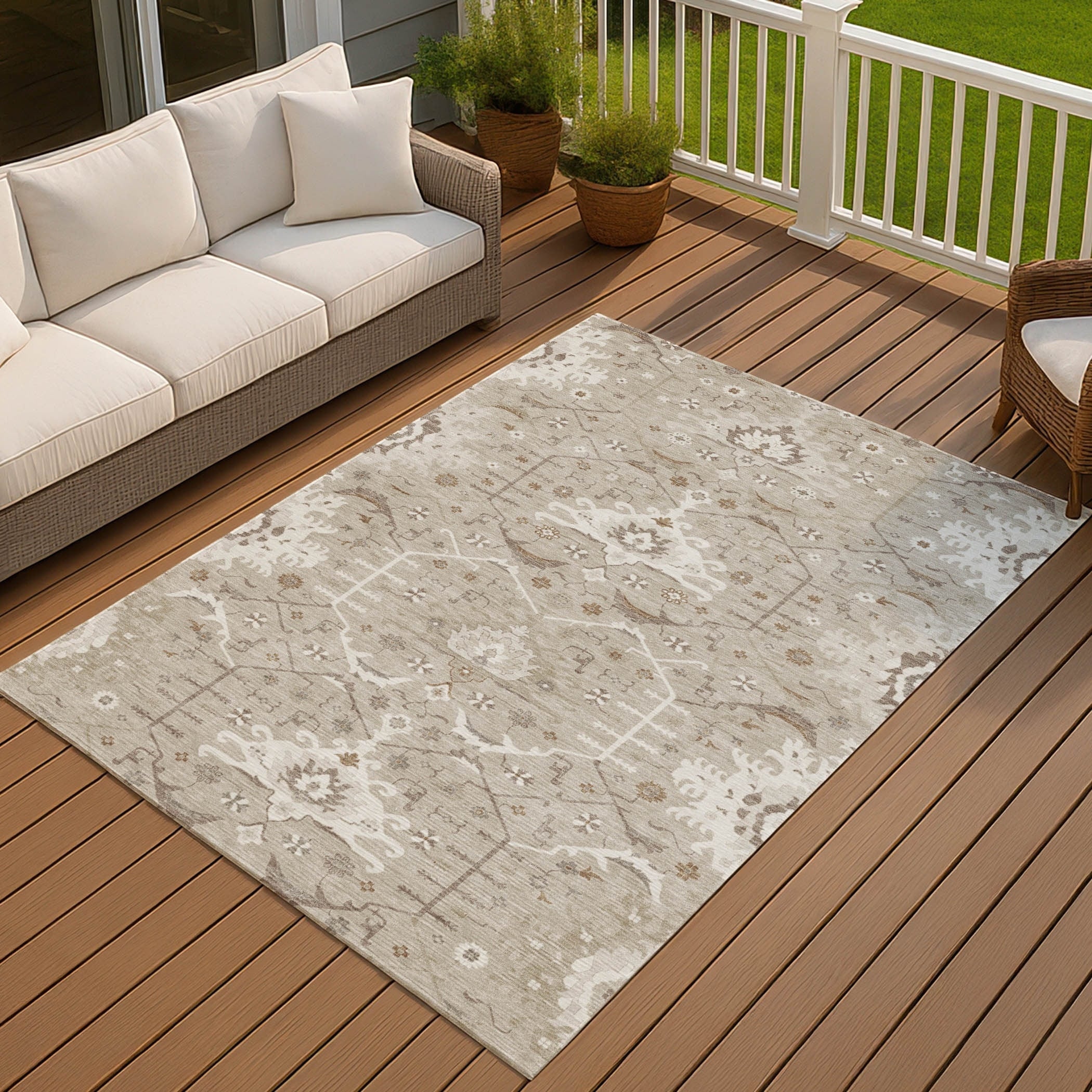 Machine Washable Indoor Outdoor Traditional Wadena Chantille Rug