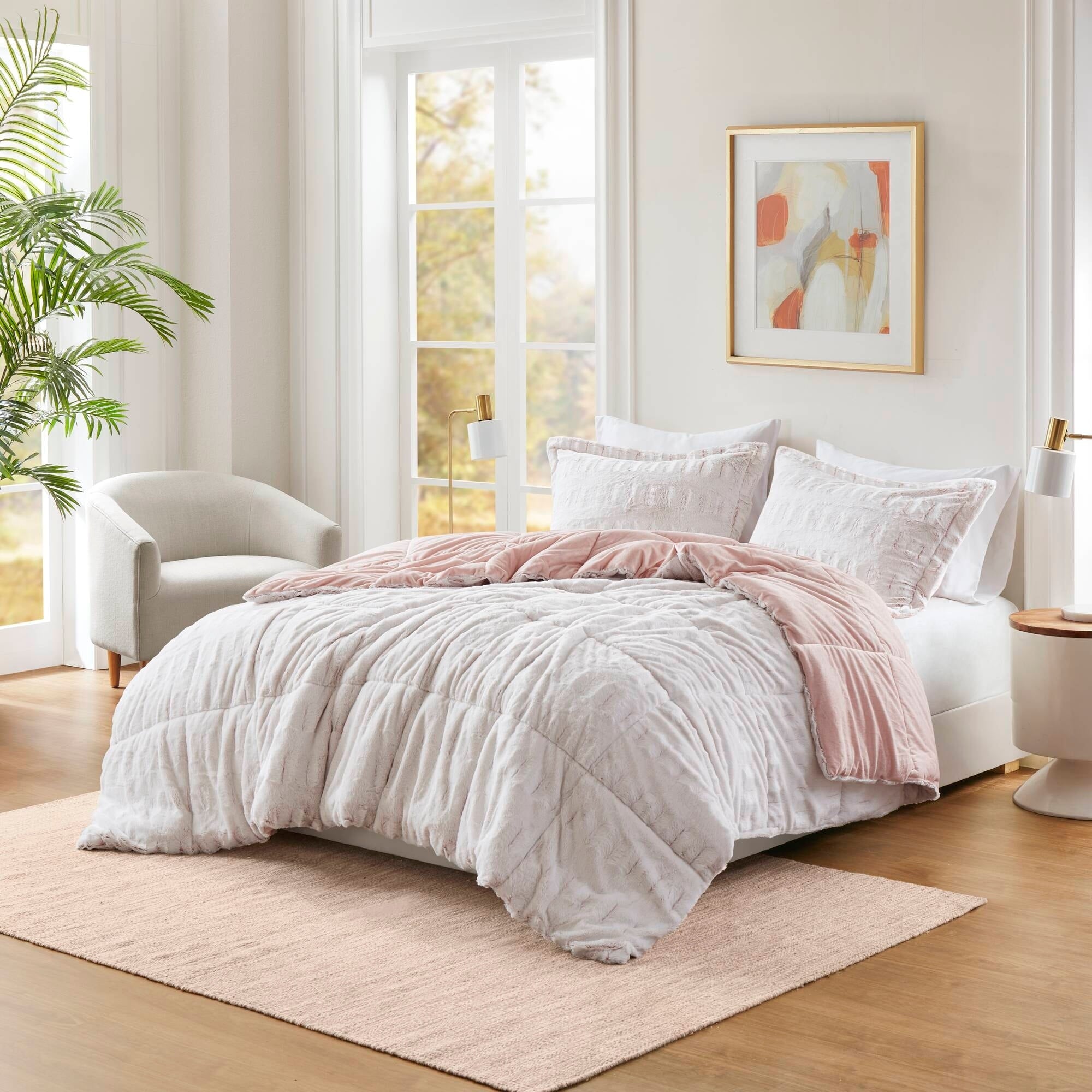 Madison Park Margot Blush Back Print Long Fur Comforter Mini Set