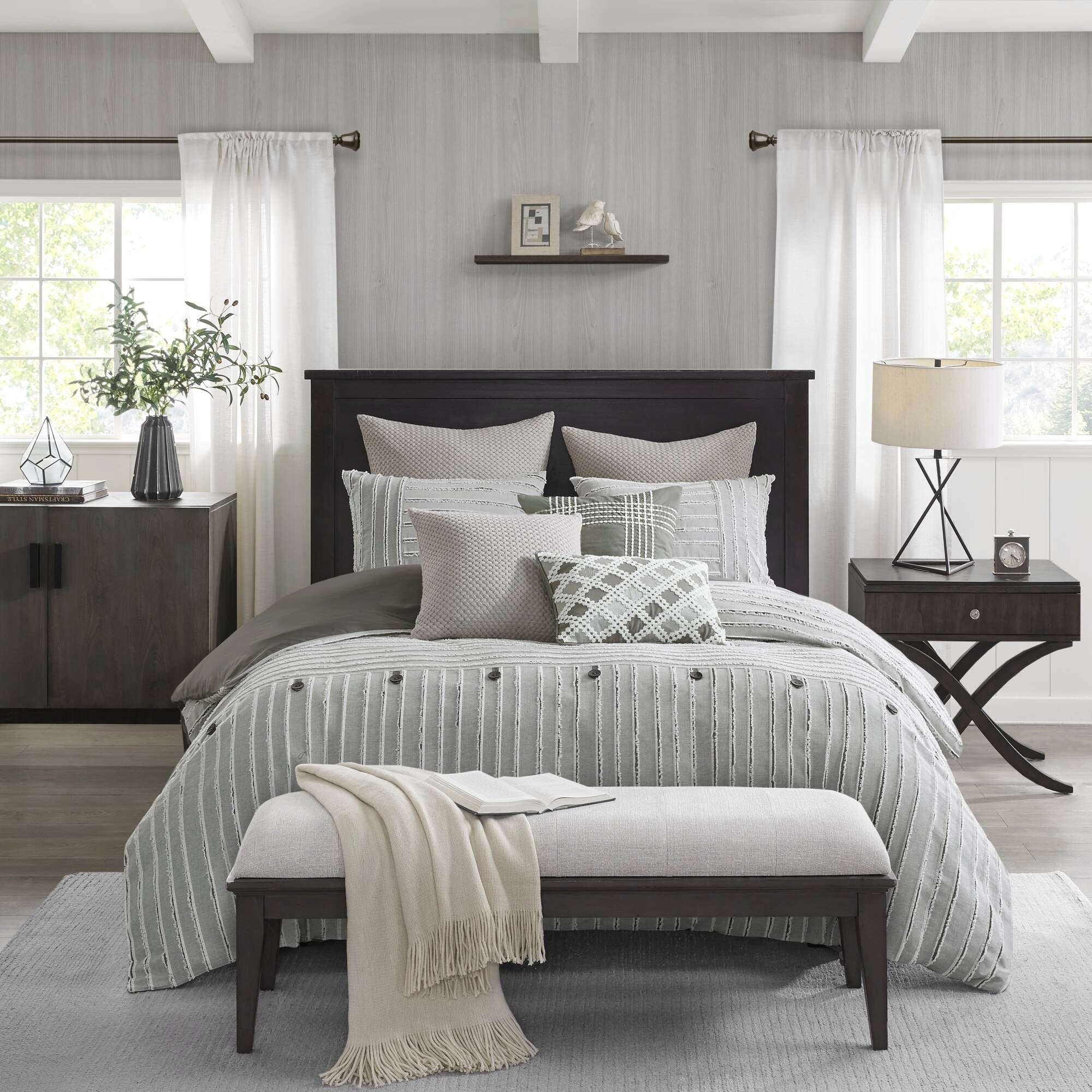 Madison Park Signature Essence Gray Cotton Clip Jacquard Comforter Set