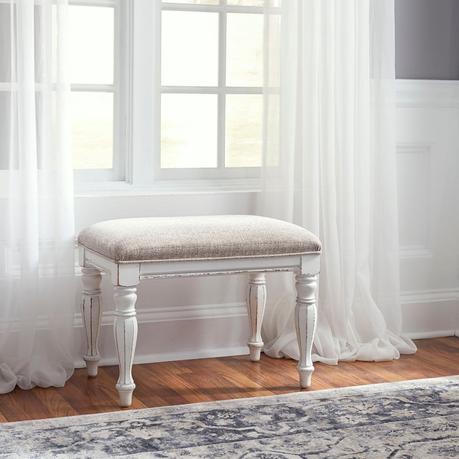 Magnolia Manor Antique White Accent Bench