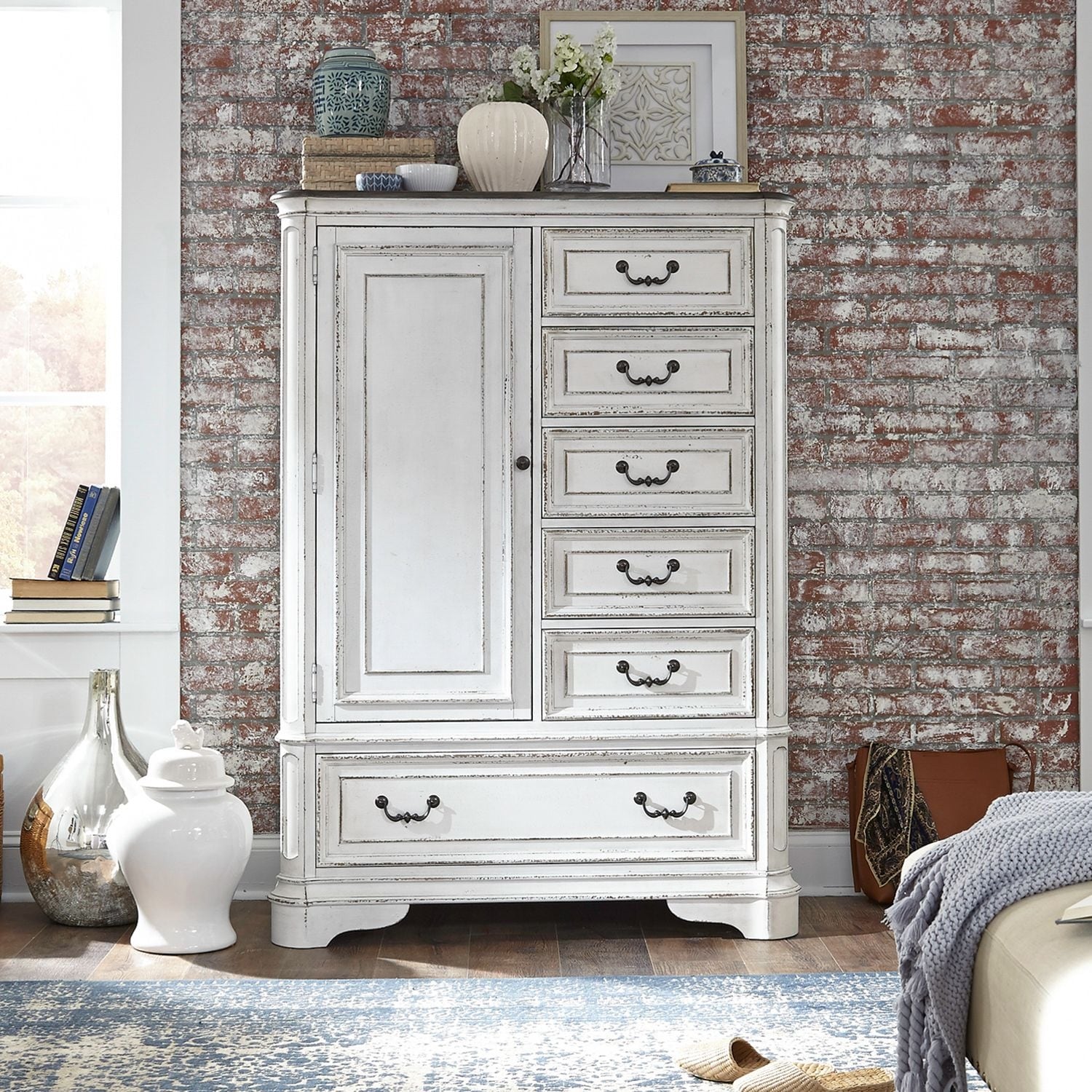 Magnolia Manor Antique White 6 Drawer Master Chest