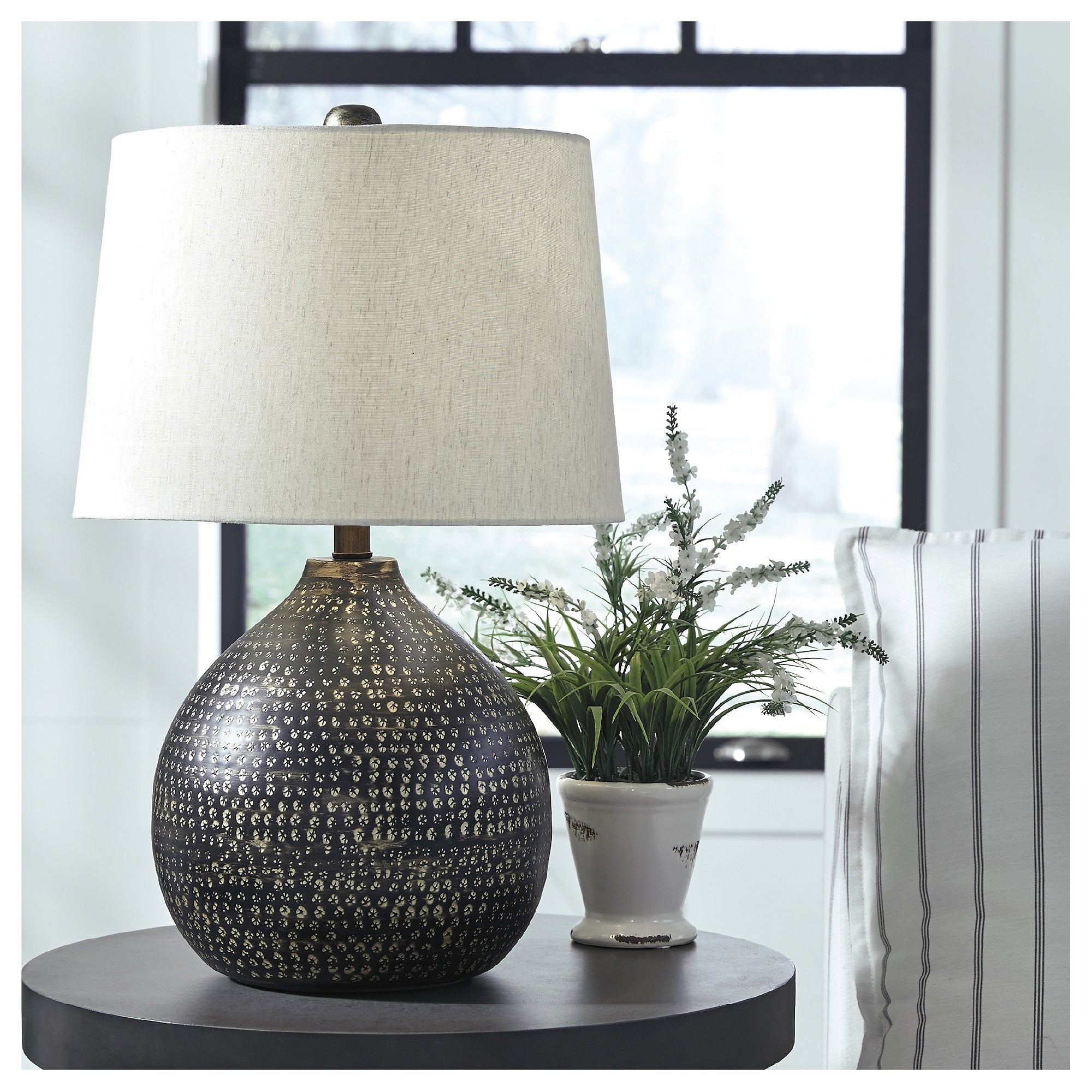 Maire Metal 24 Inch Table Lamp Black And Gold Finish
