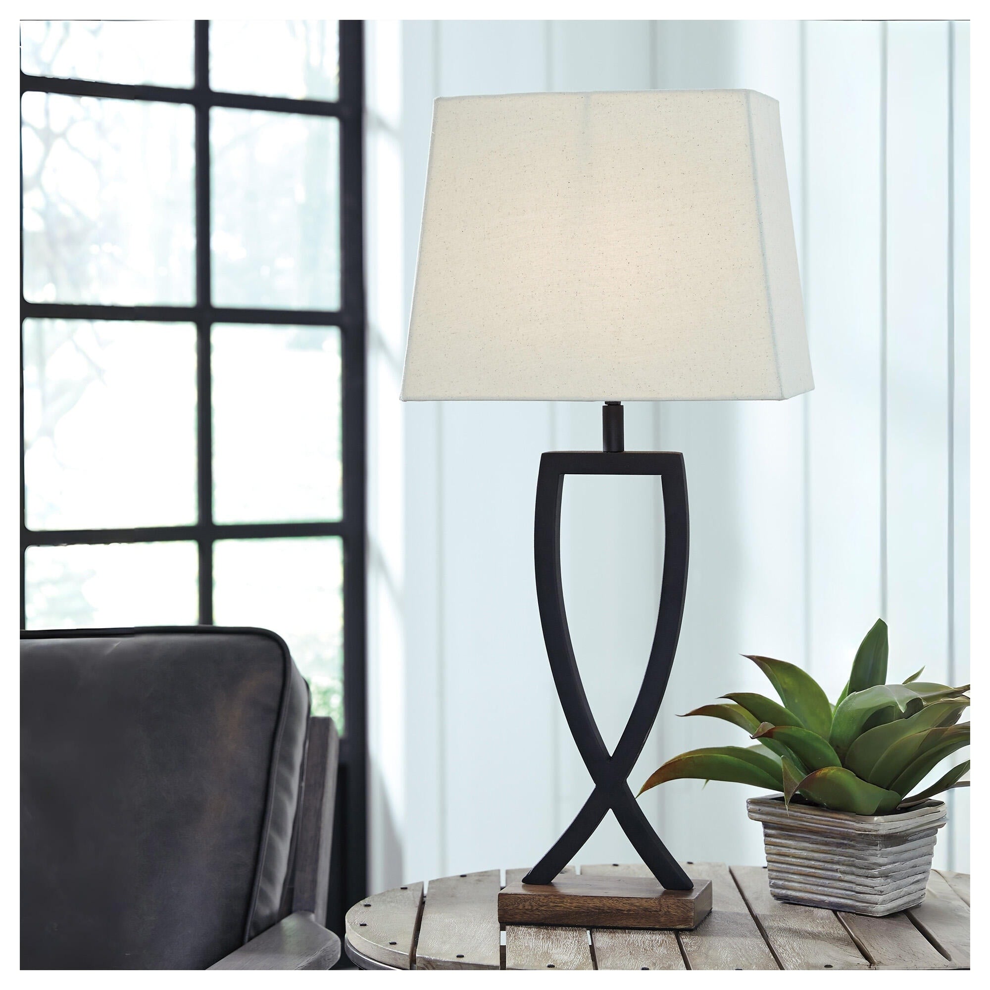 Makara Metal 29 Inch Black Metal Wood Table Lamp