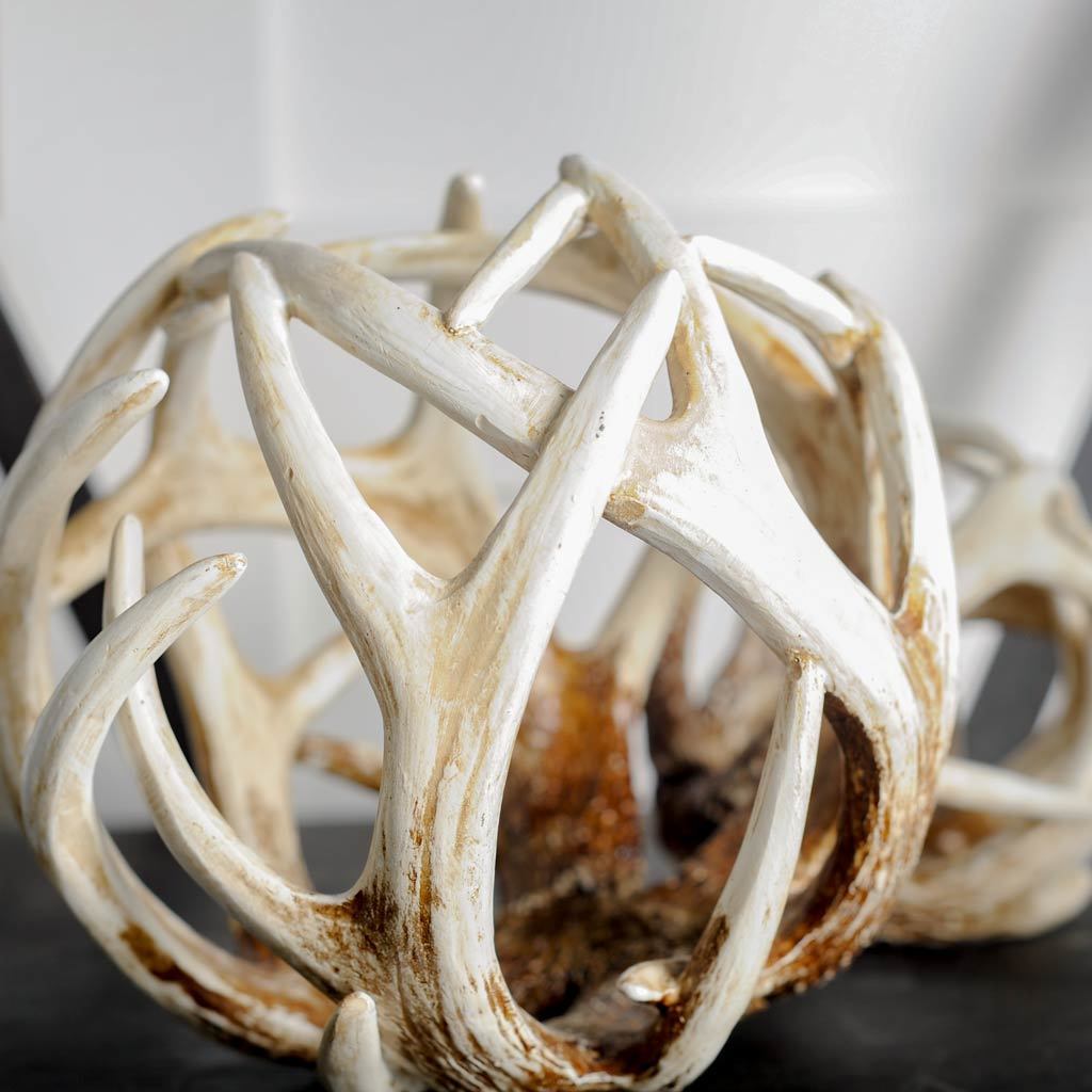 Mercana Mercana Ramus Ii White Resin Accent Piece