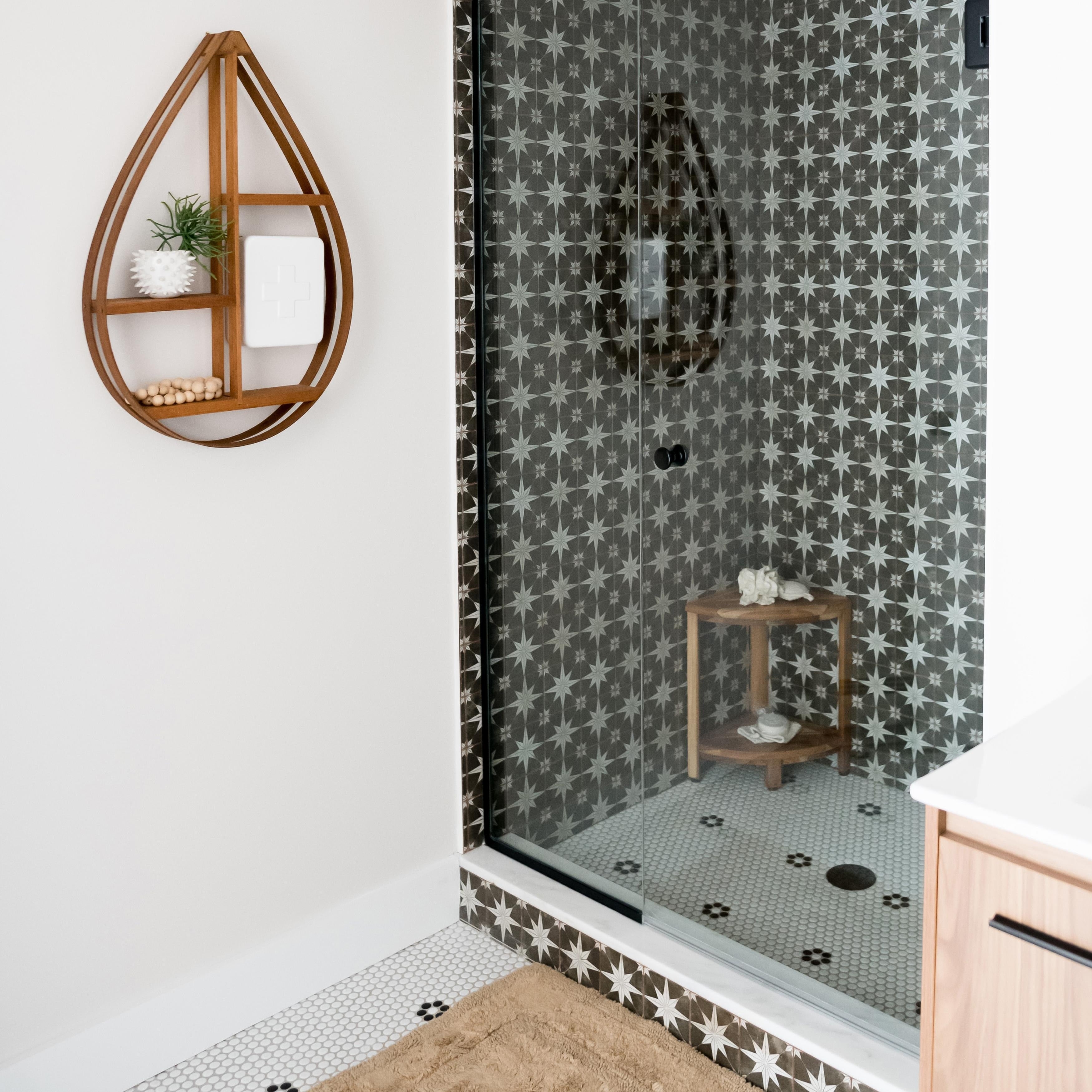 Somertile 9.75X11.5 Inch Victorian Penny White With Black Flower Porcelain Mosaic Floor And Wall Tile 10 Tiles 8 Sqft.