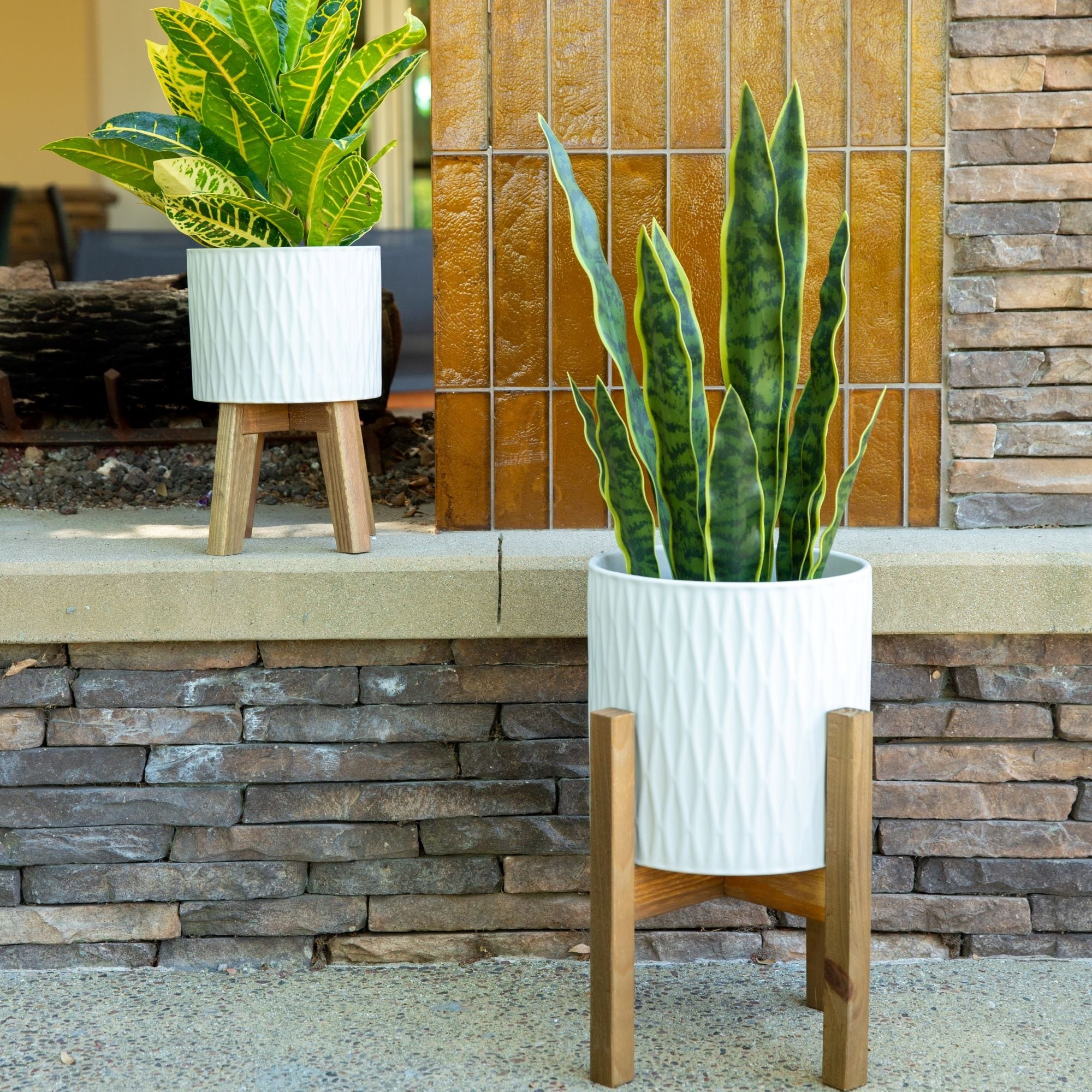 Mid Century Set Of 2 10 8 Ridge Ceramic Planter On Wood Stand Matte White