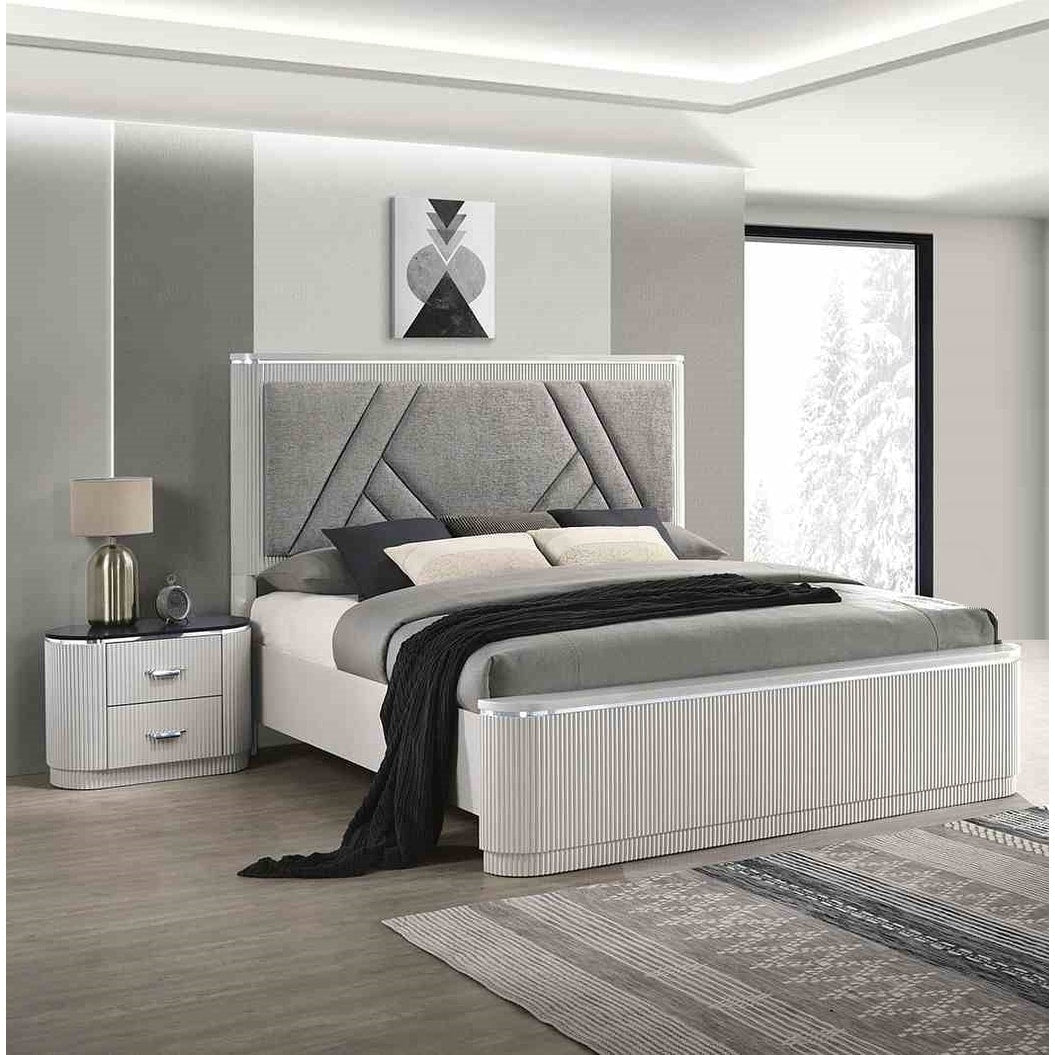 Modern Gray Finish Bed Two Nightstands 3Pc Bedroom Set