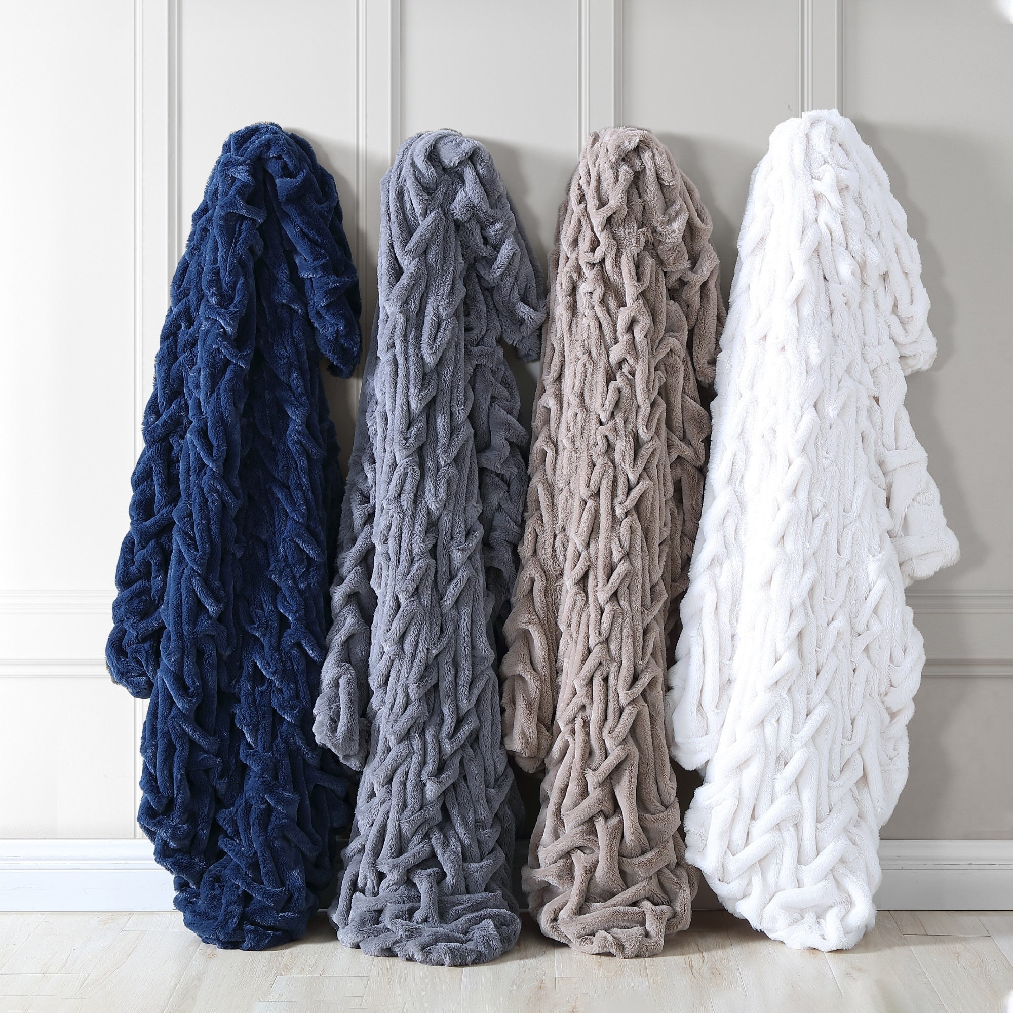 Amrapur Overseas Faux Fur Reverse To Flannel Throw 50 X 60