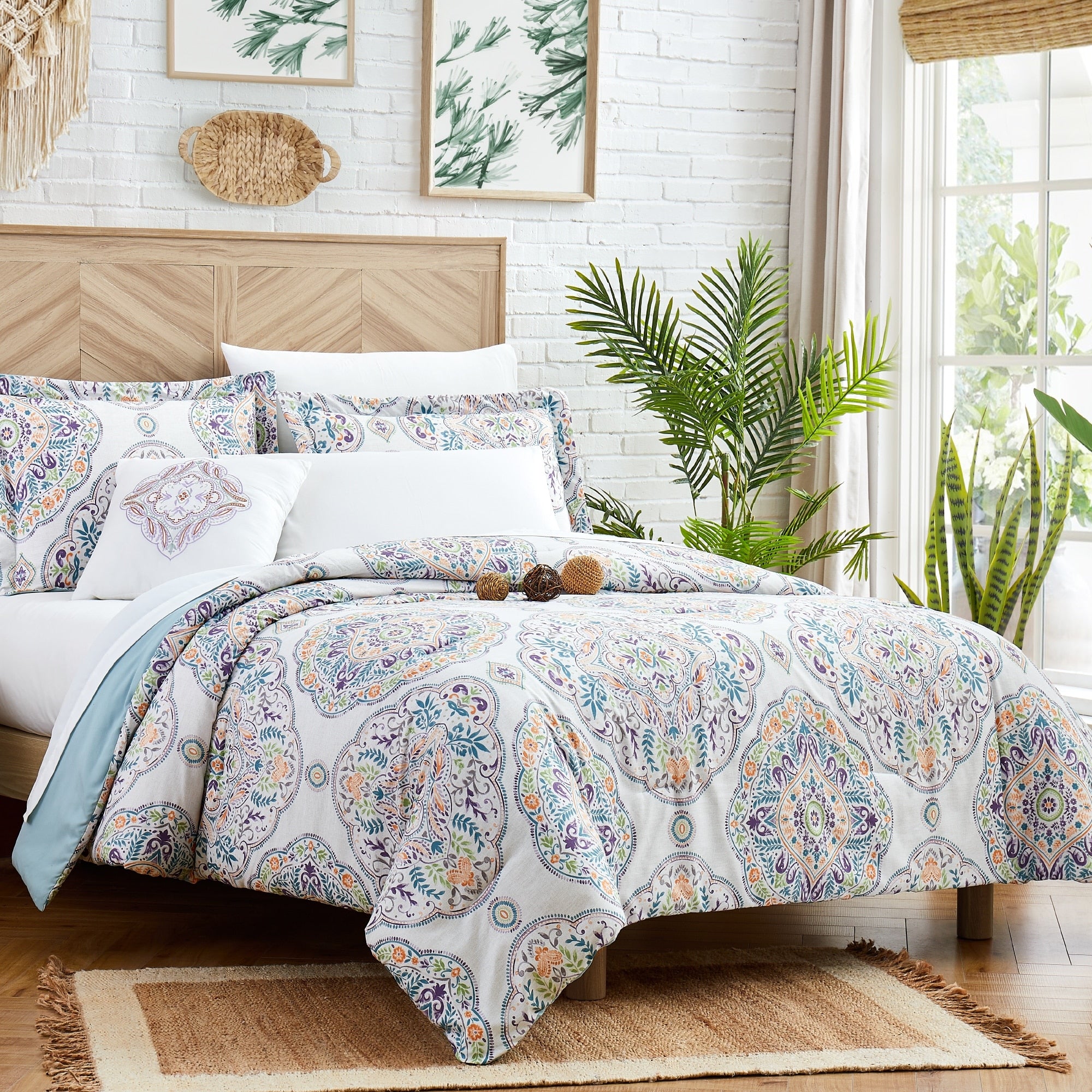 Modern Threads Rena 8 Piece Printed Complete Bed Set