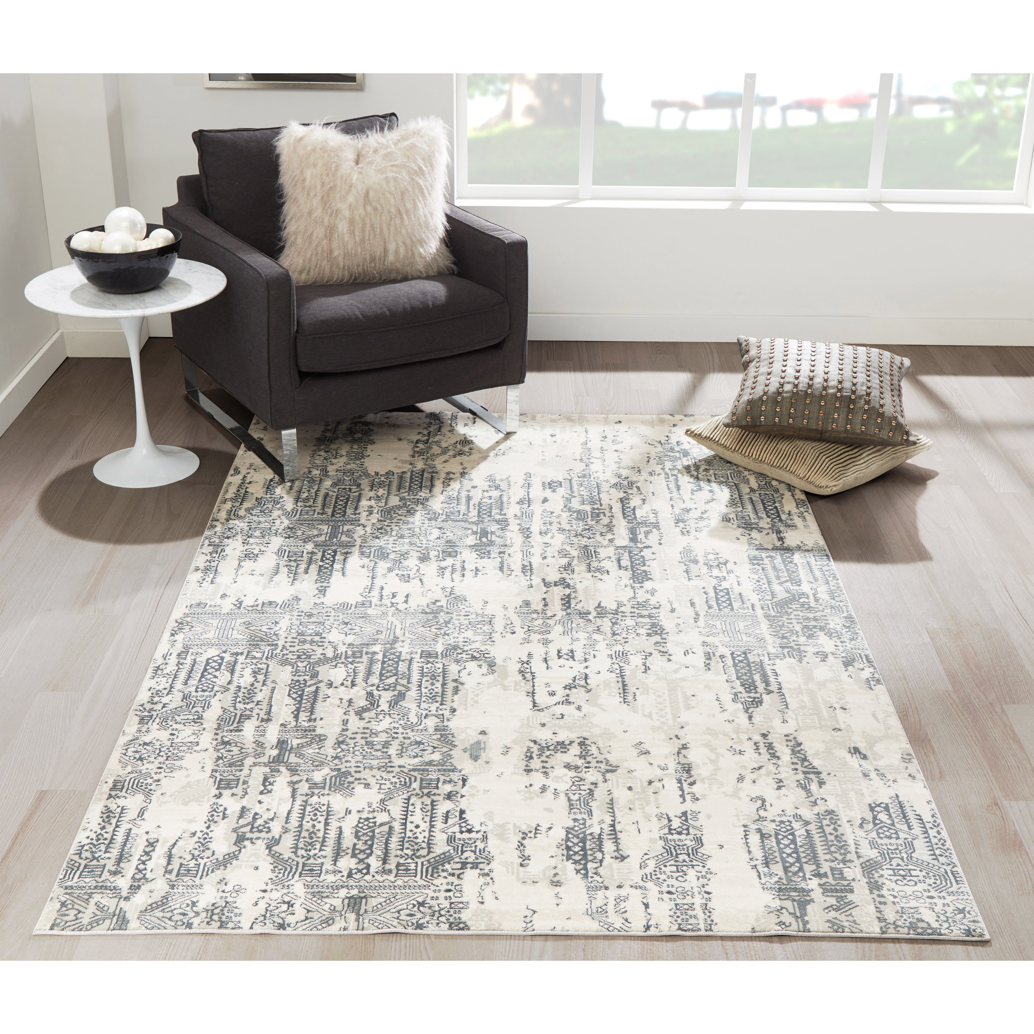 Momeni Genevieve Polyester Machine Made Area Rug