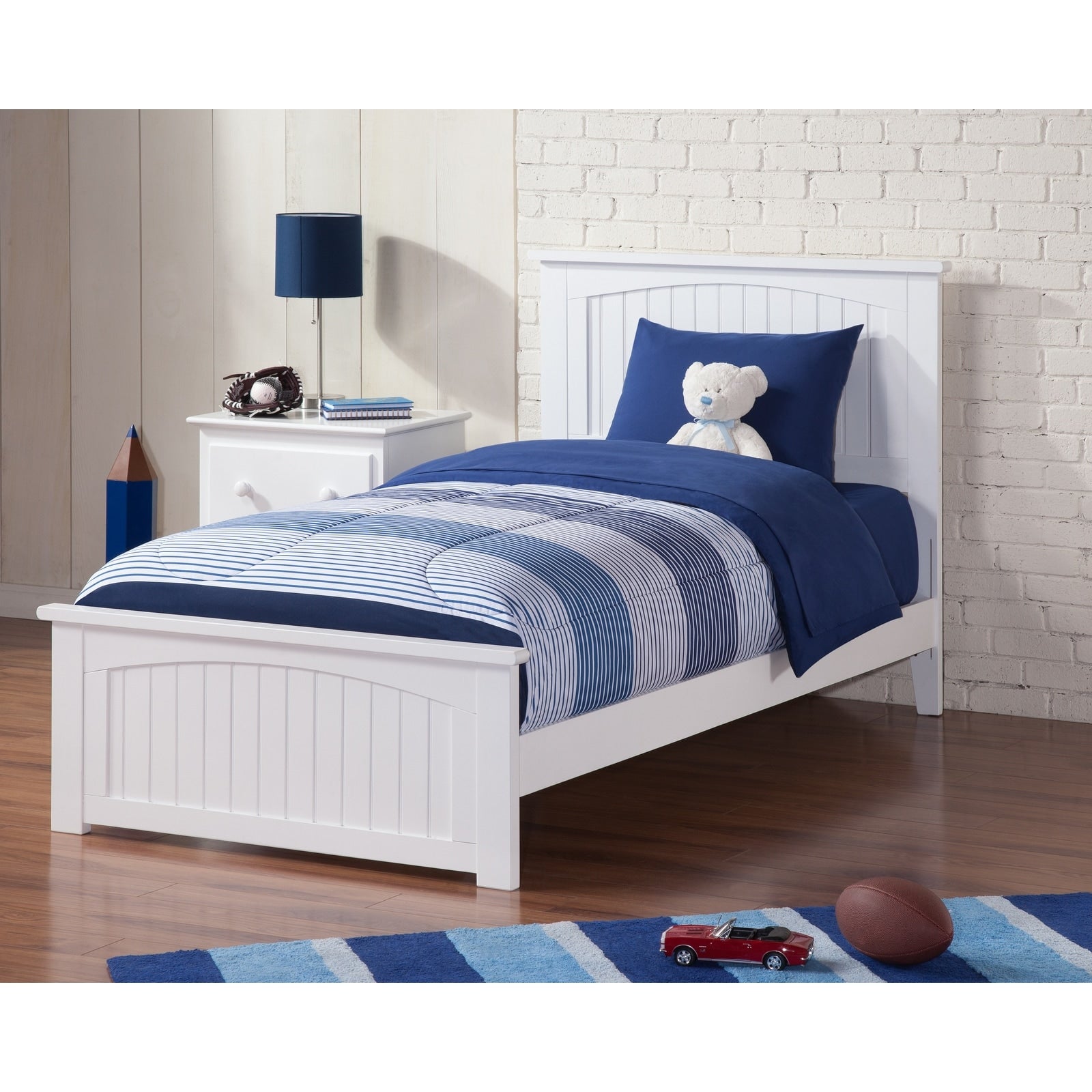 Nantucket Twin Xl Bed With Matching Foot Board In White