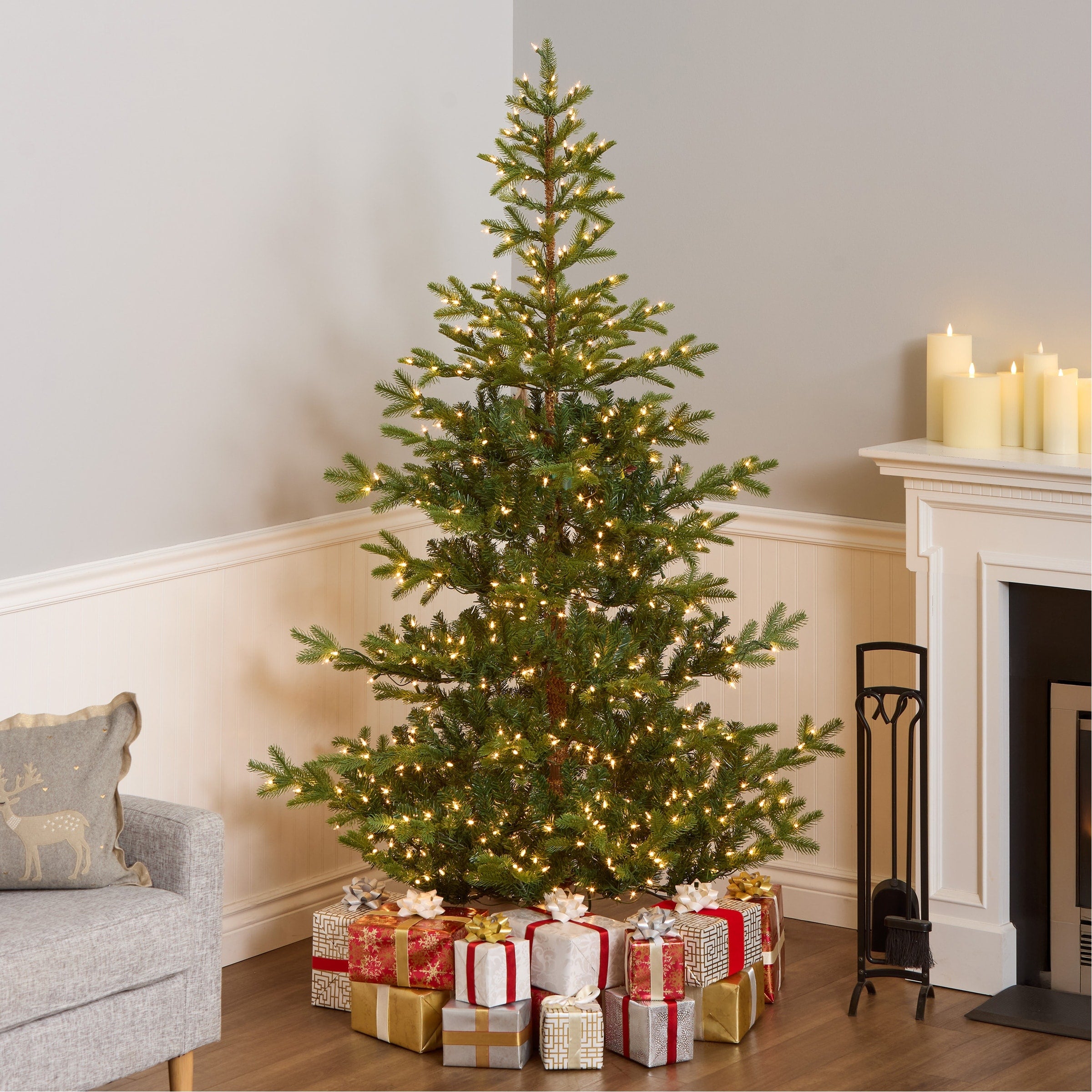 Norwegian Spruce 6.5 Foot Tree With Clear Lights